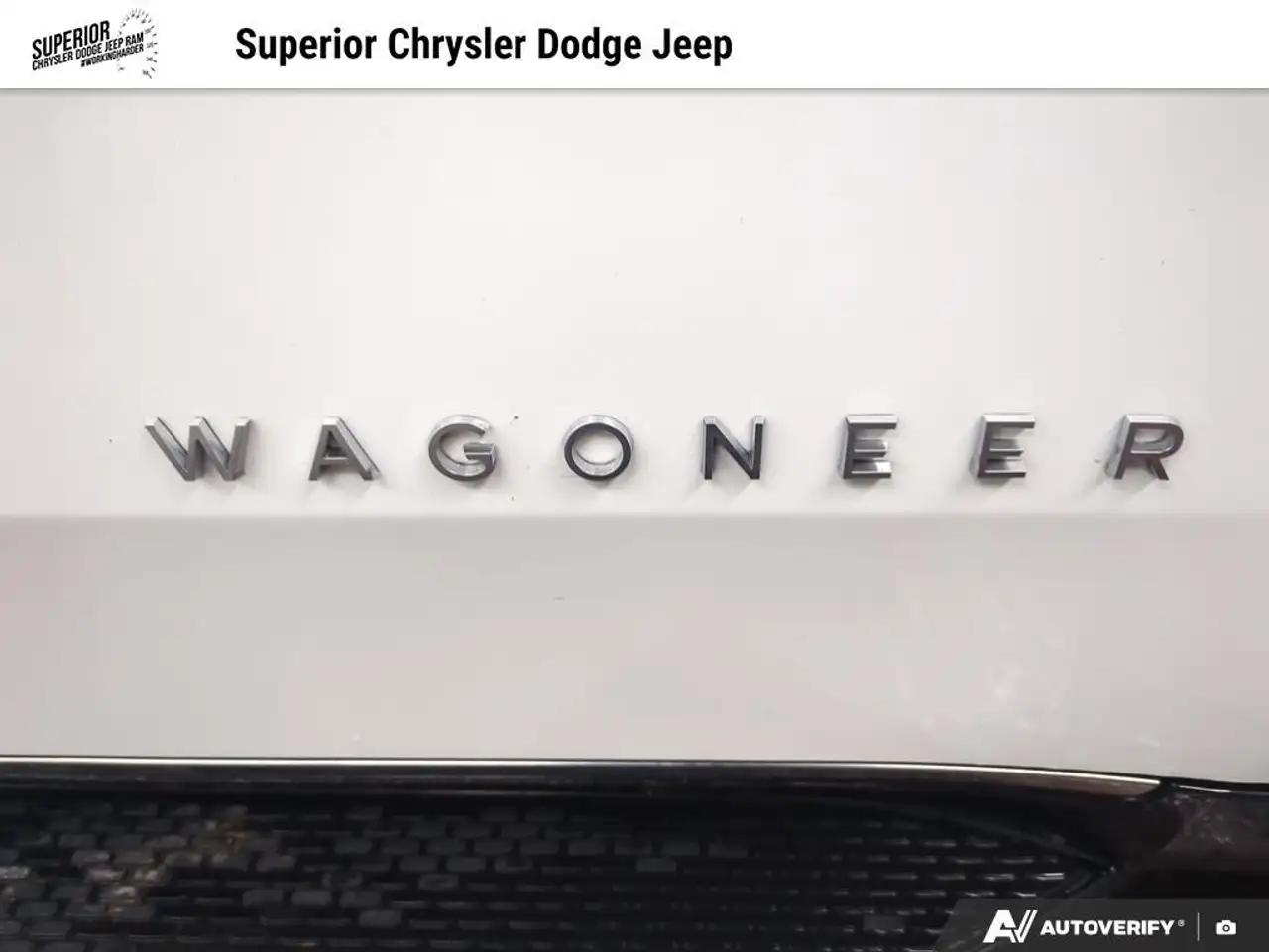Jeep Wagoneer снимка Jeep Wagoneer