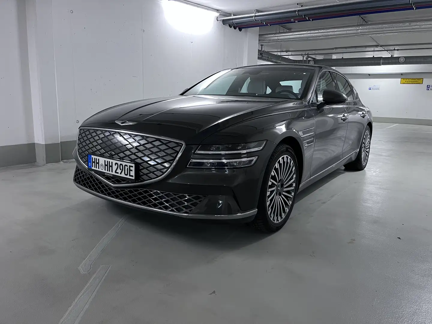 Genesis G80 Electrified Grau - 1