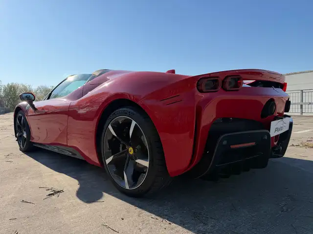 Ferrari SF90 Spider CARBON LIFT JBL HEAD UP KAMERA MWST GARANTIE 2028! Ansicht 8
