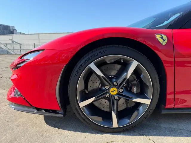 Ferrari SF90 Spider CARBON LIFT JBL HEAD UP KAMERA MWST GARANTIE 2028! Ansicht 9
