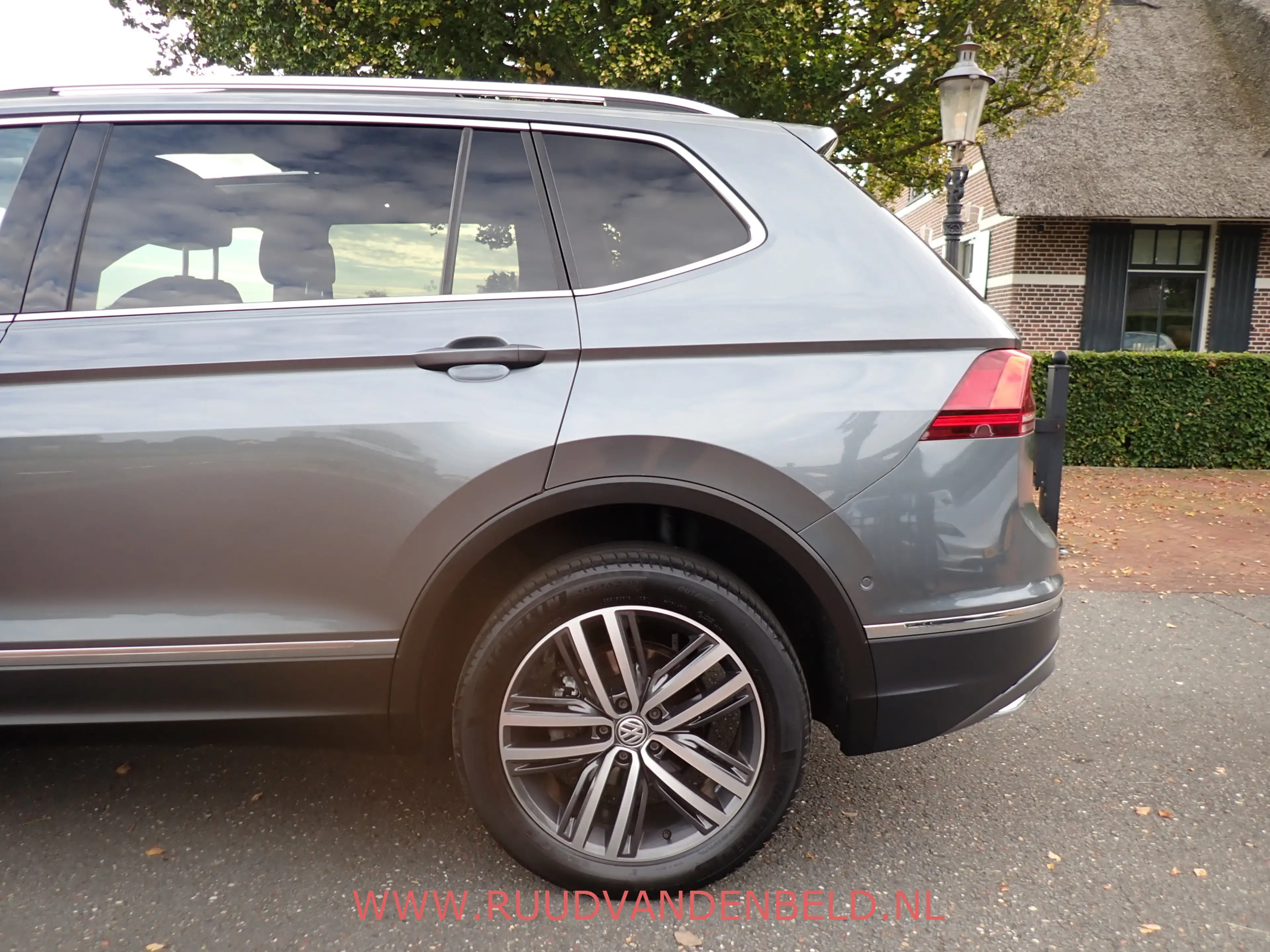Volkswagen Tiguan Allspace 2.0TDI KEYLESS / ACC / CAMERA / CARPLAY / 19'' / H — photo 6