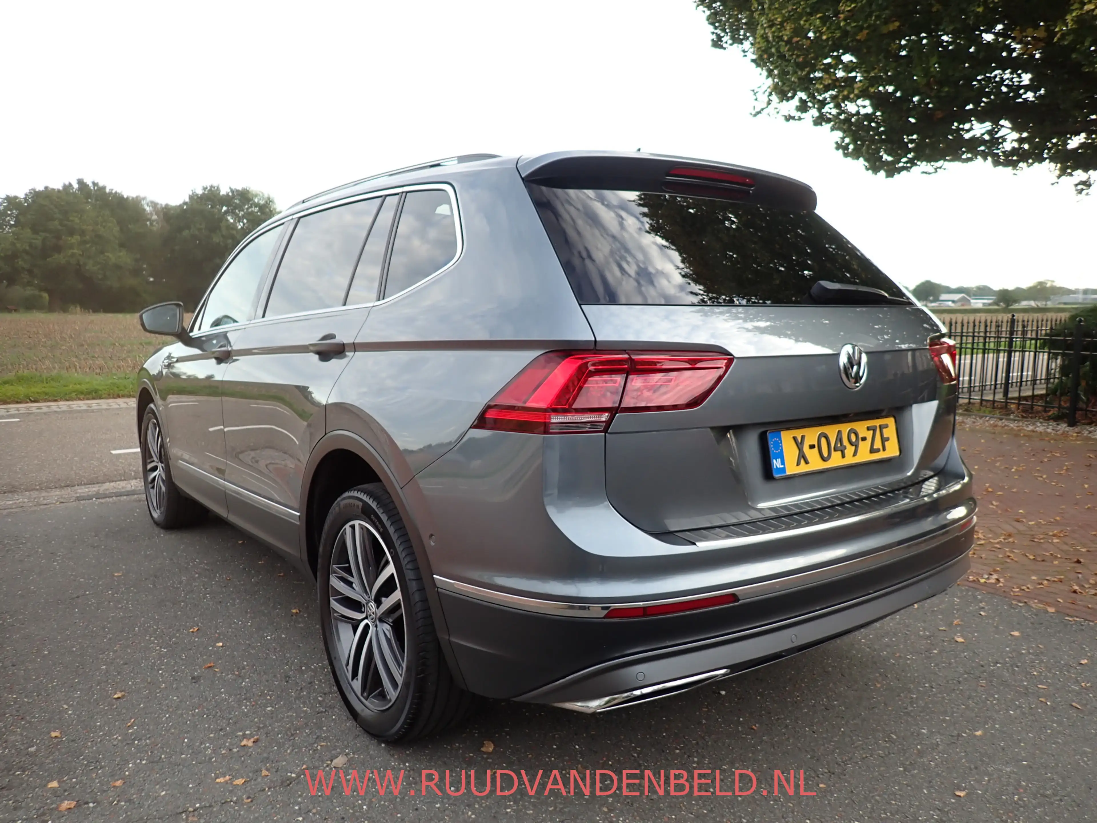 Volkswagen Tiguan Allspace 2.0TDI KEYLESS / ACC / CAMERA / CARPLAY / 19'' / H — photo 5