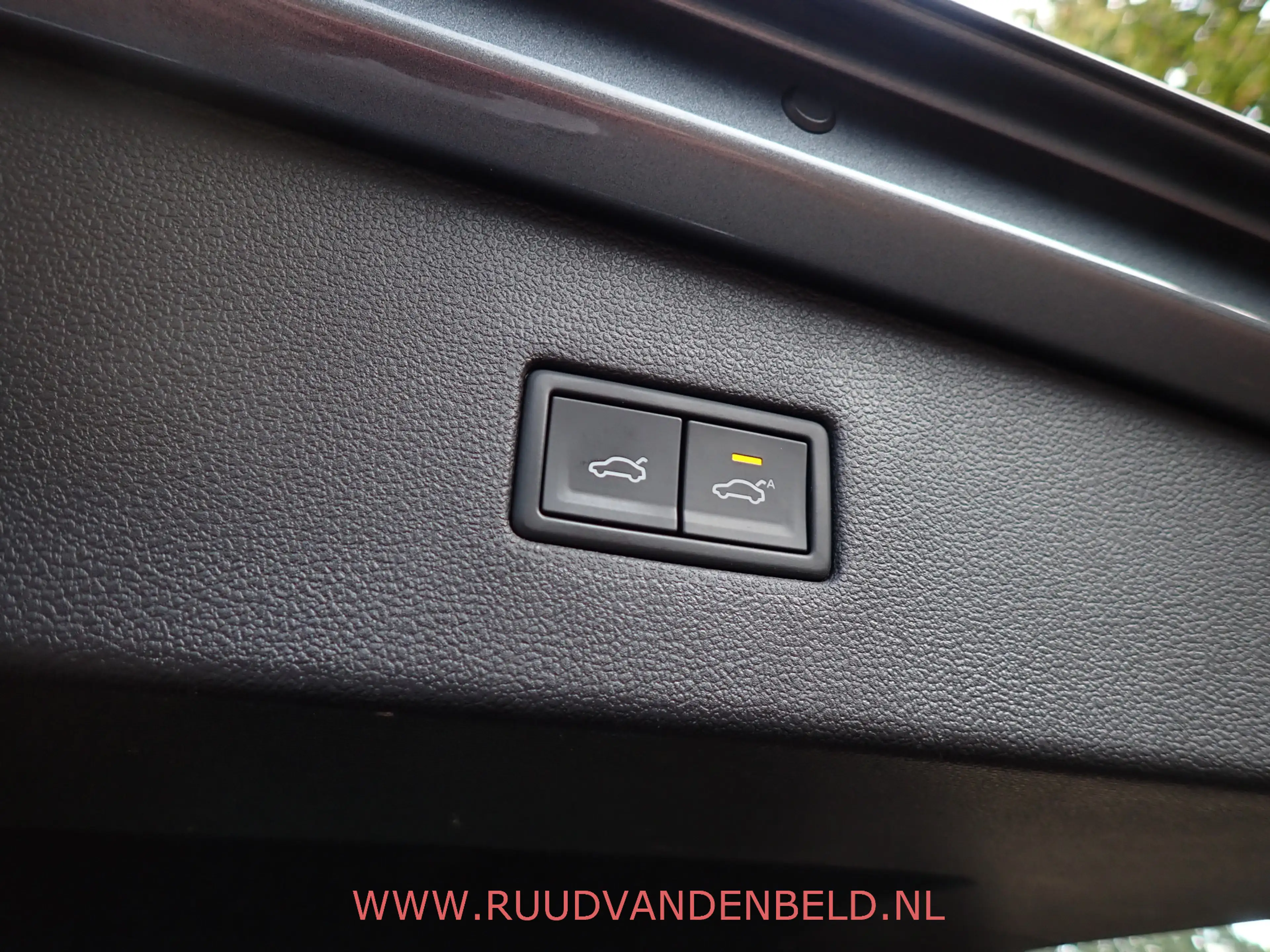 Volkswagen Tiguan Allspace 2.0TDI KEYLESS / ACC / CAMERA / CARPLAY / 19'' / H — photo 34