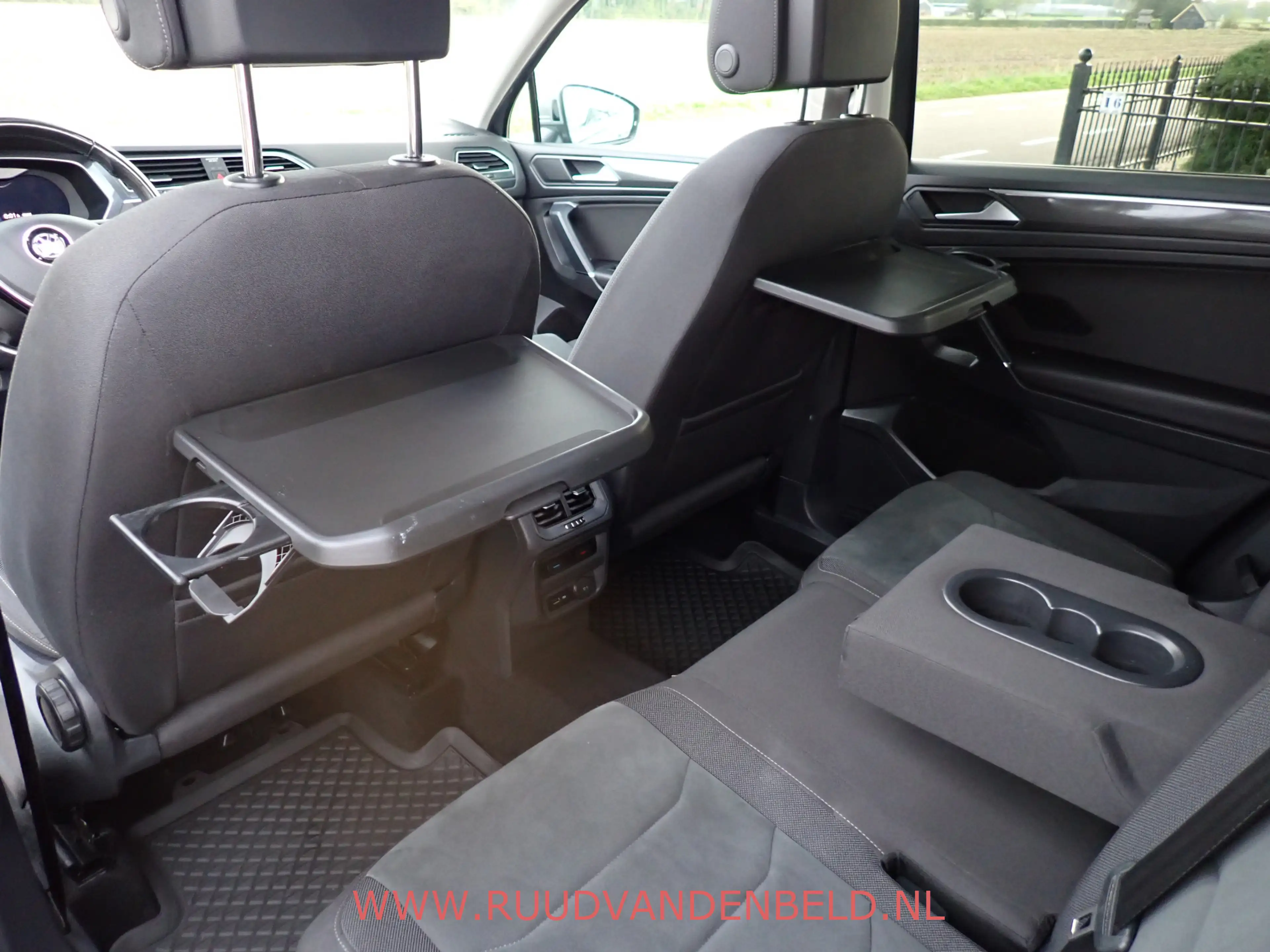 Volkswagen Tiguan Allspace 2.0TDI KEYLESS / ACC / CAMERA / CARPLAY / 19'' / H — photo 14