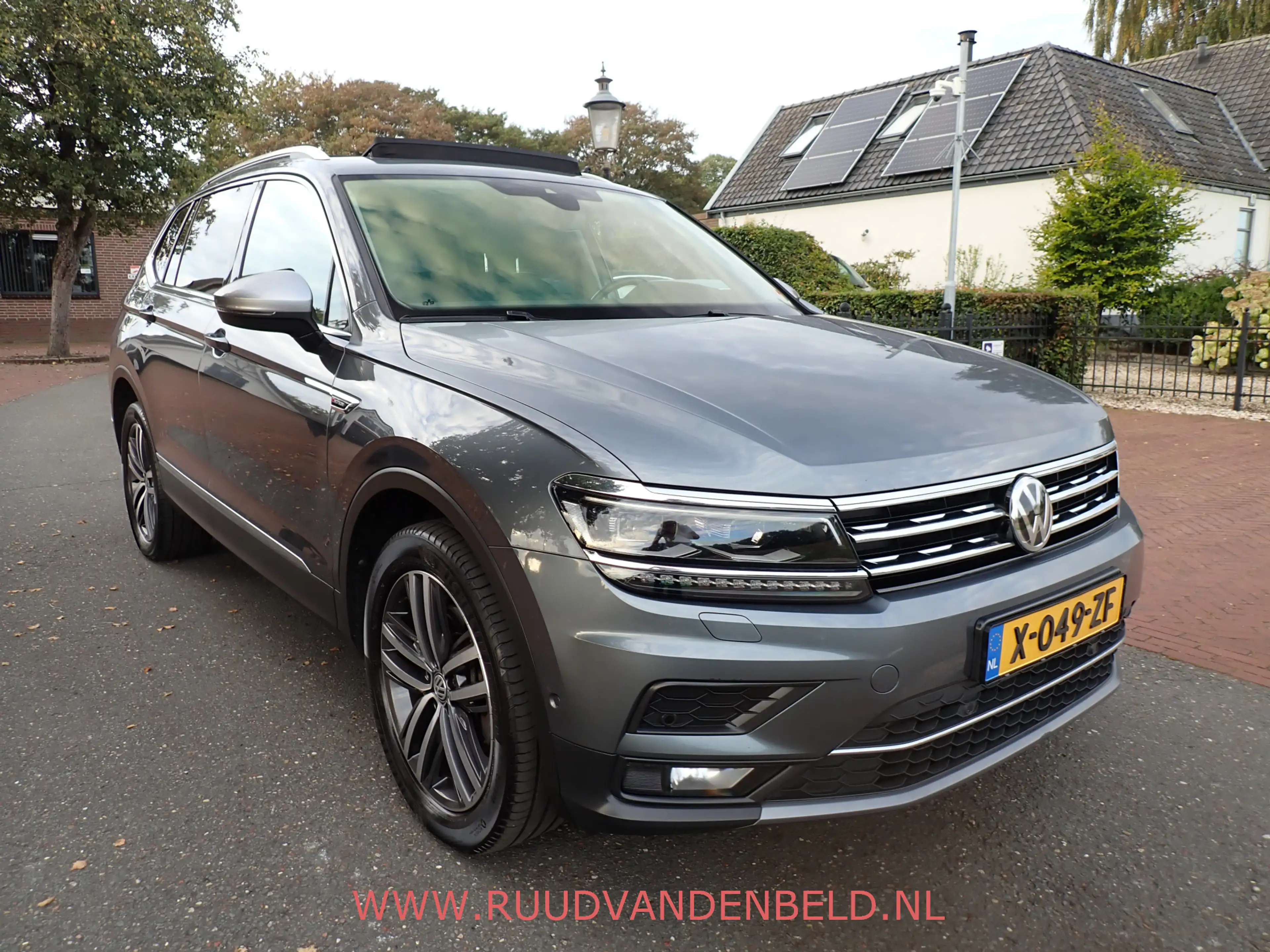 Volkswagen Tiguan Allspace 2.0TDI KEYLESS / ACC / CAMERA / CARPLAY / 19'' / H — photo 3