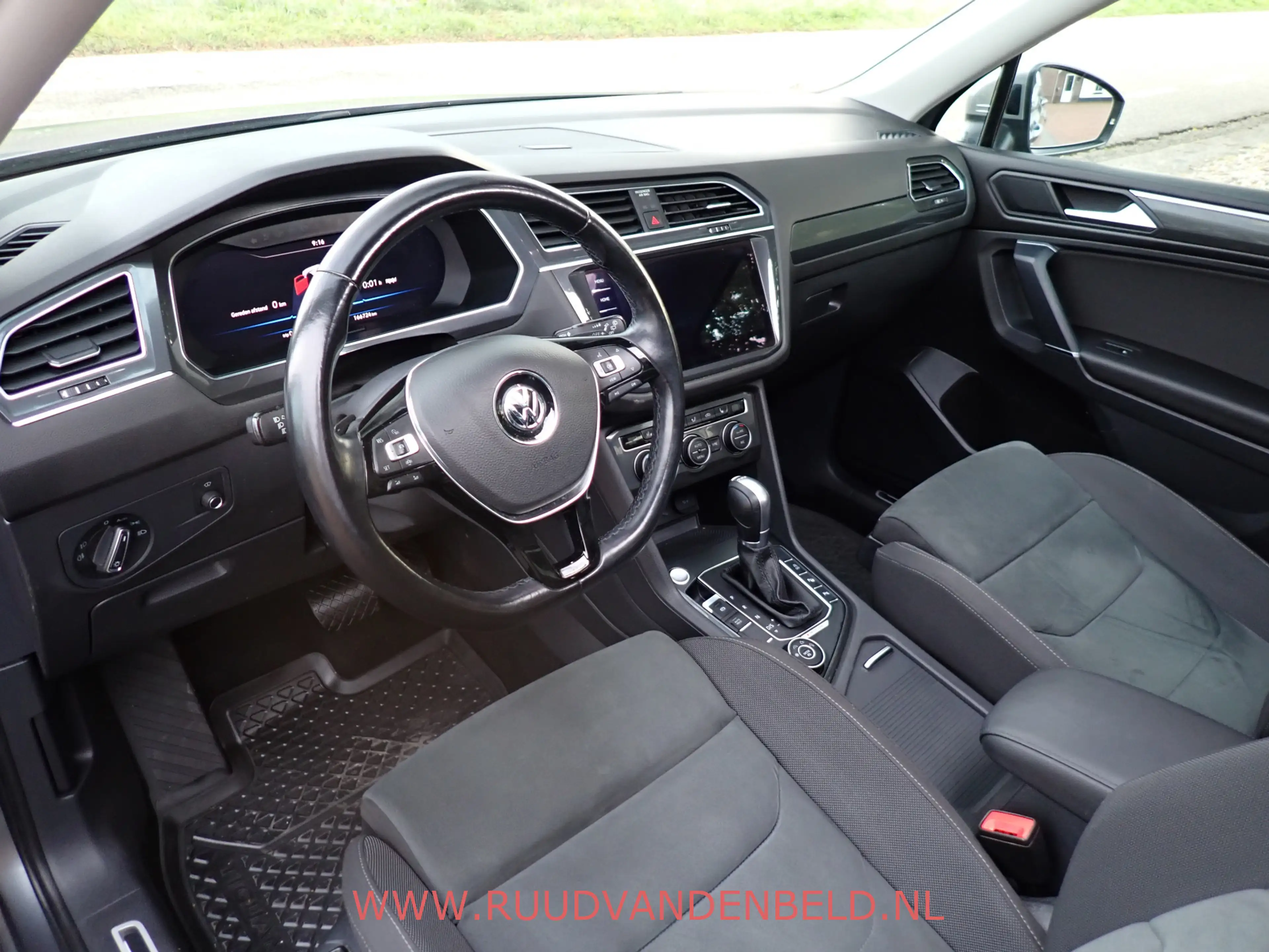 Volkswagen Tiguan Allspace 2.0TDI KEYLESS / ACC / CAMERA / CARPLAY / 19'' / H — photo 11