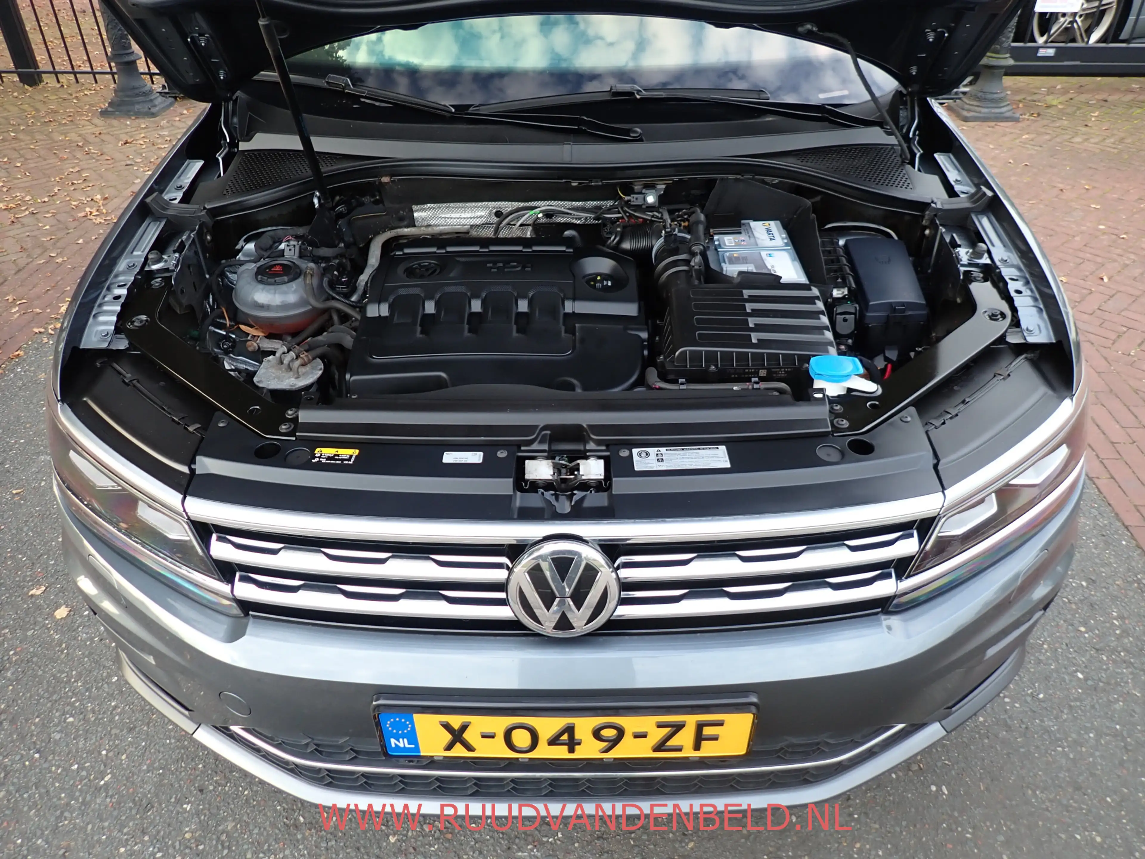 Volkswagen Tiguan Allspace 2.0TDI KEYLESS / ACC / CAMERA / CARPLAY / 19'' / H — photo 38