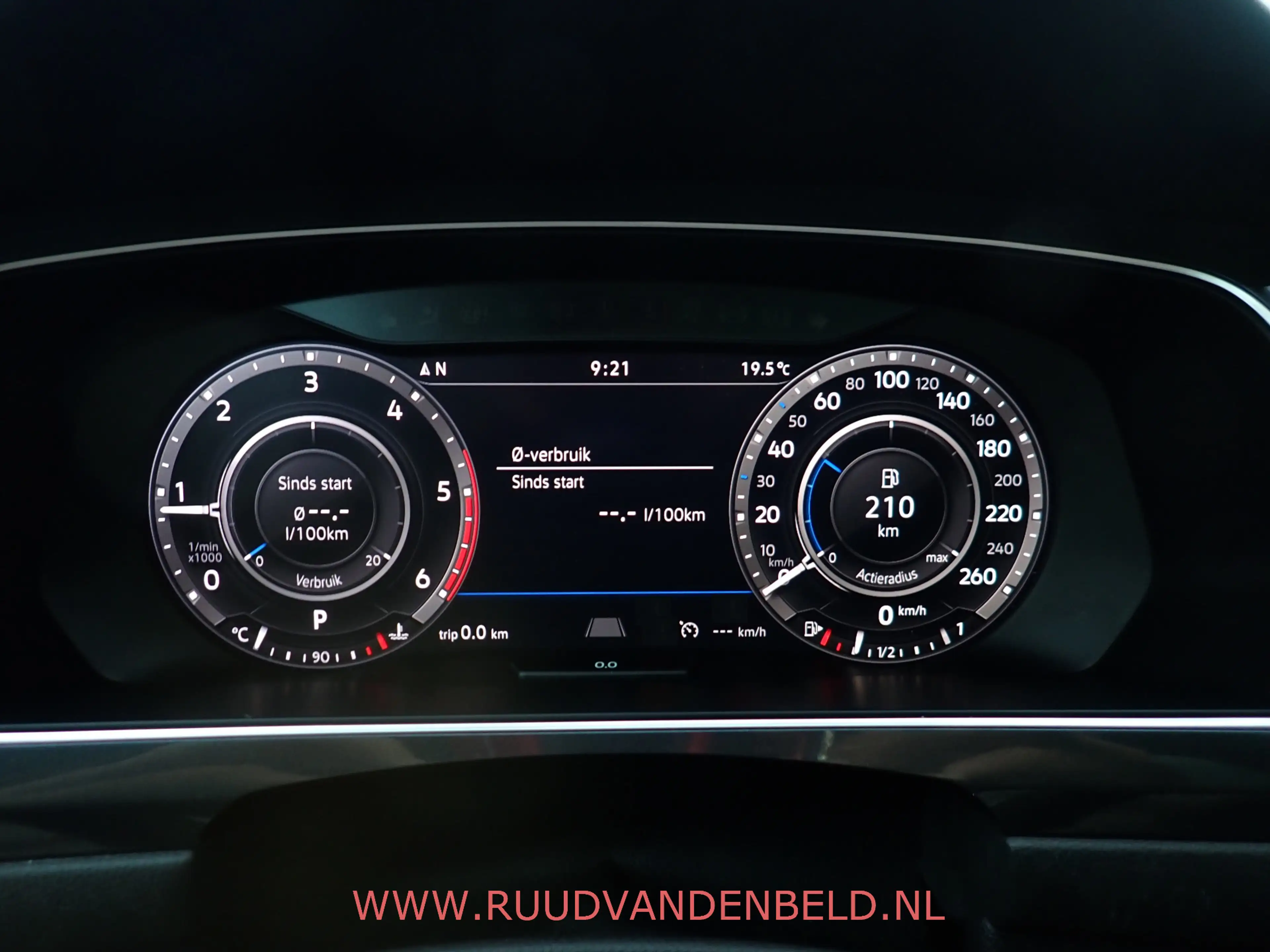 Volkswagen Tiguan Allspace 2.0TDI KEYLESS / ACC / CAMERA / CARPLAY / 19'' / H — photo 17