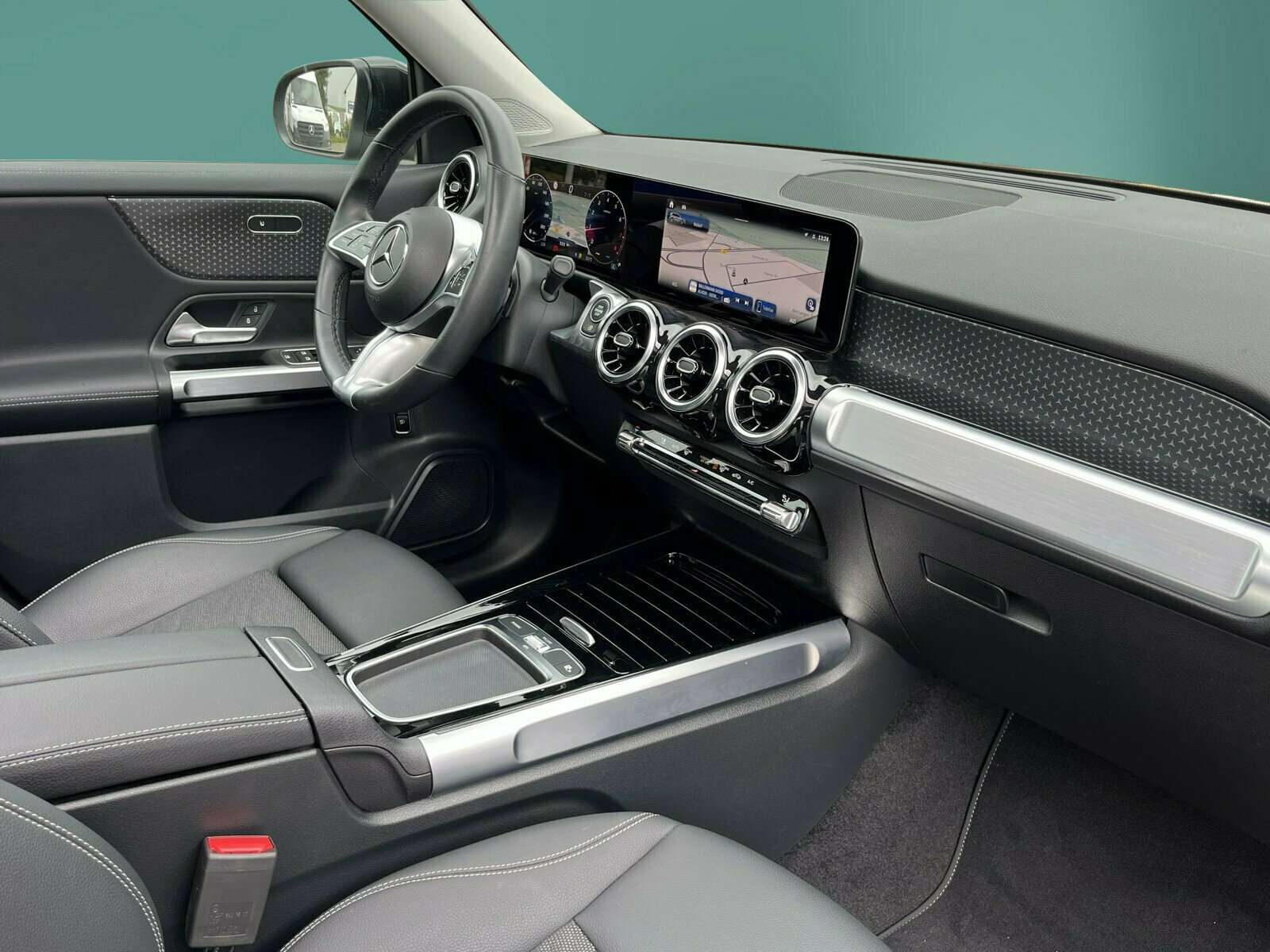 Mercedes-Benz GLB 220