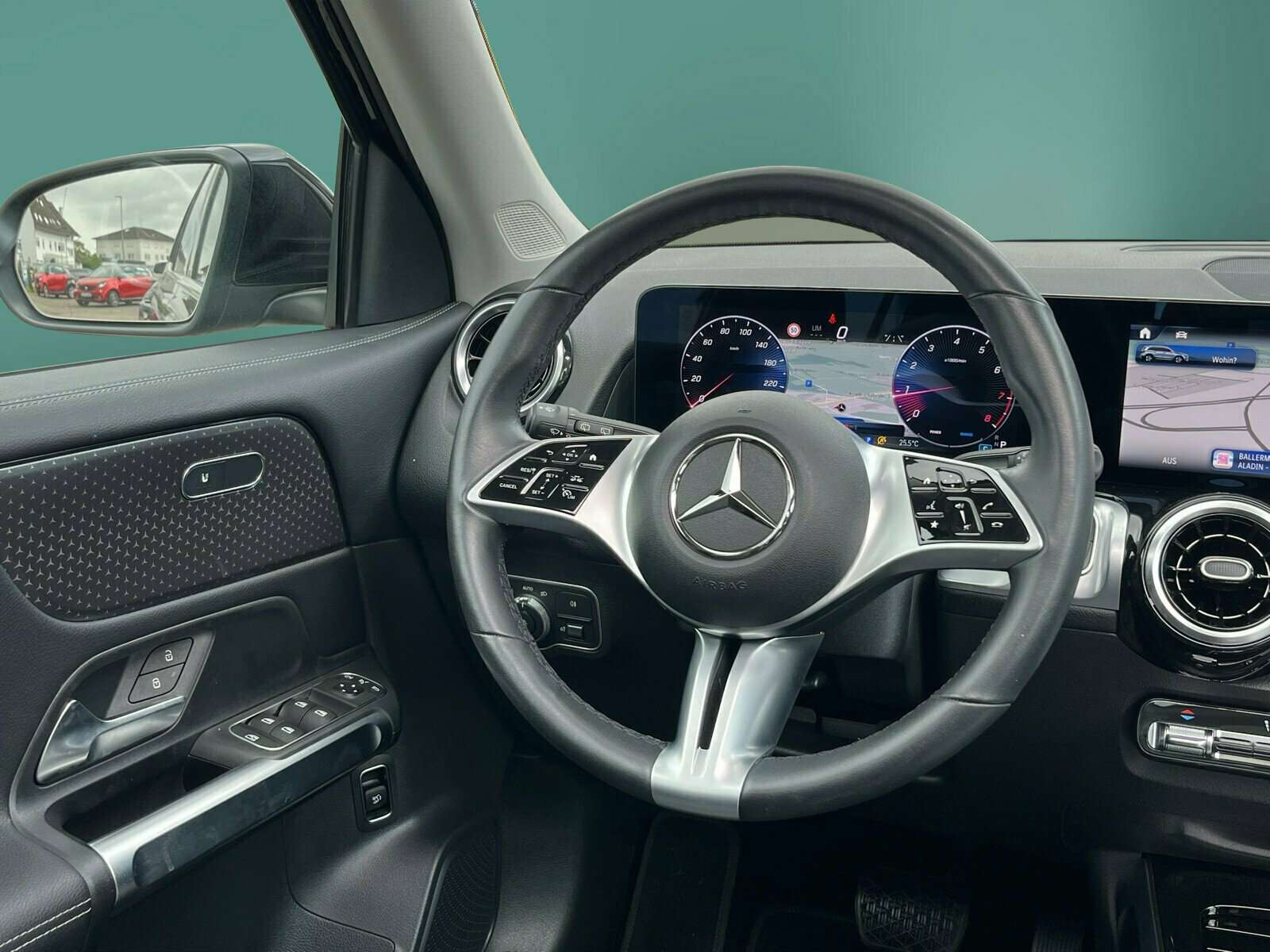 Mercedes-Benz GLB 220