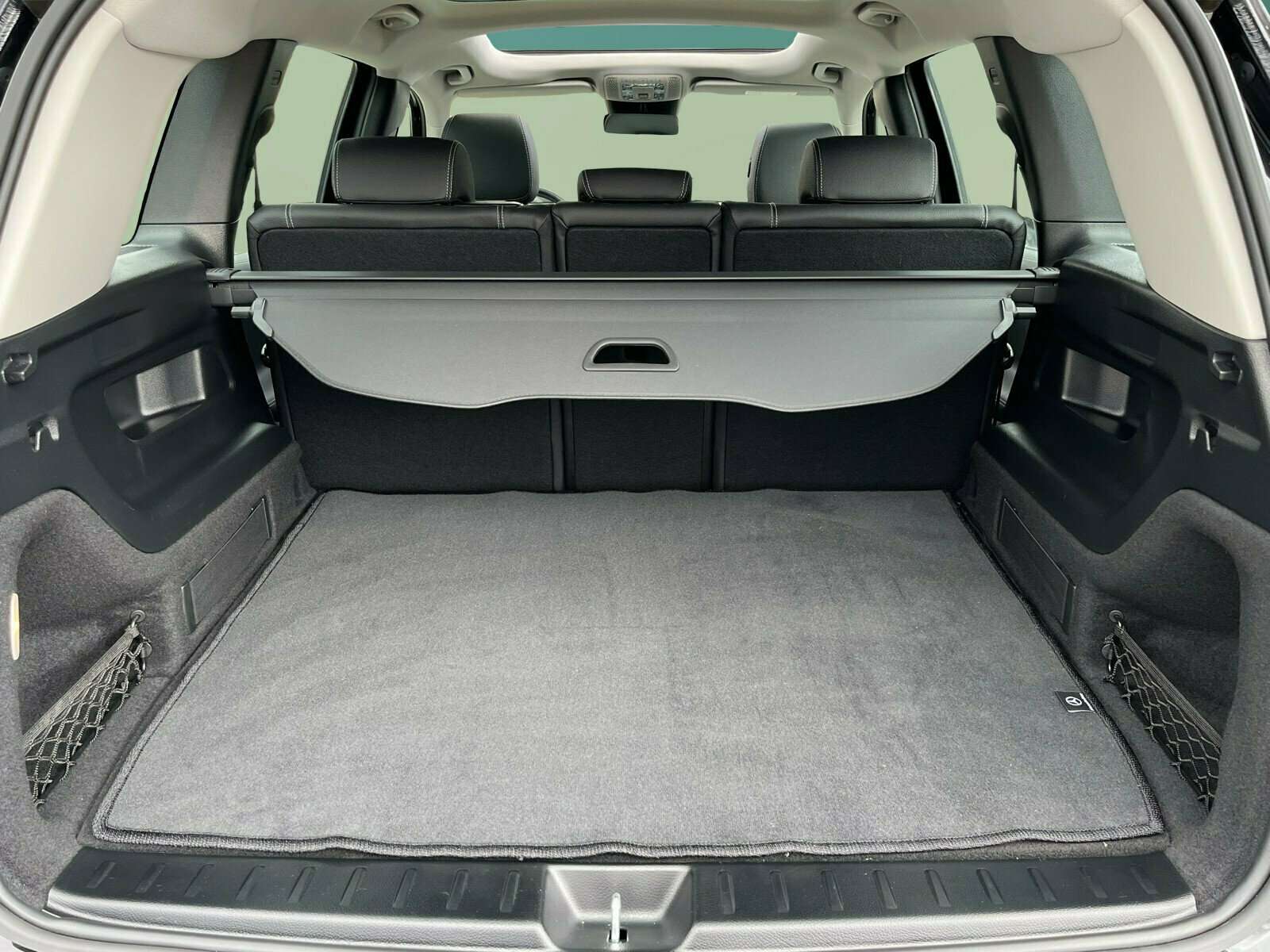 Mercedes-Benz GLB 220