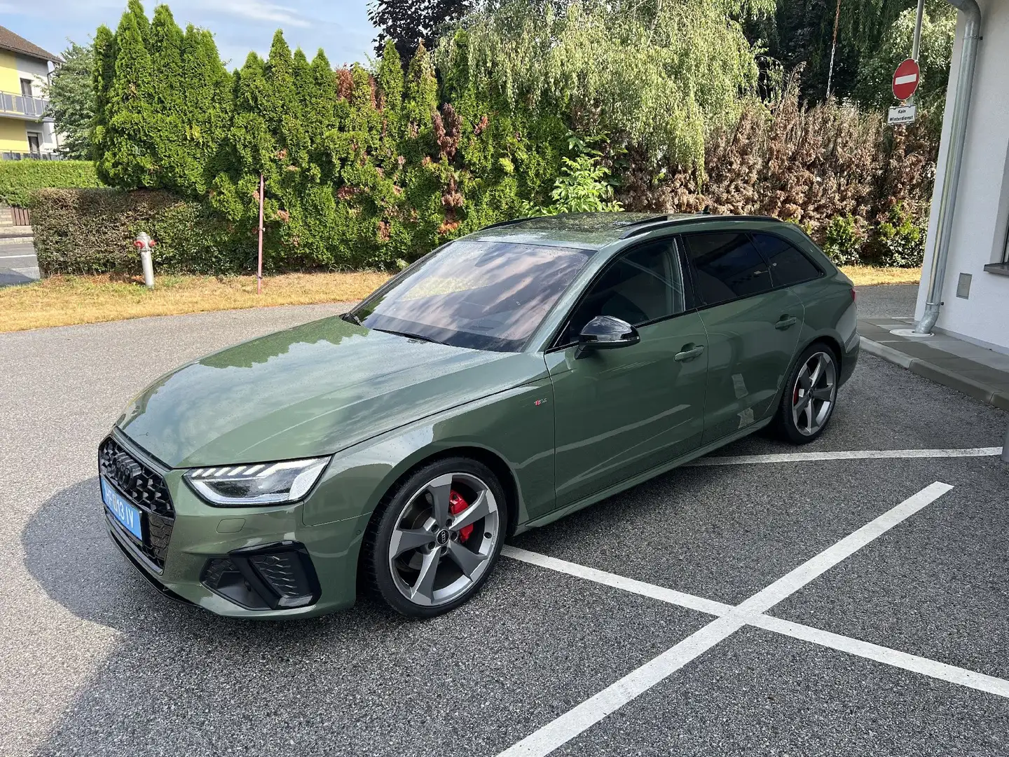Audi A4 40 TDI Q 3XSLINE PANO B&O AHK HUD Grün - 2