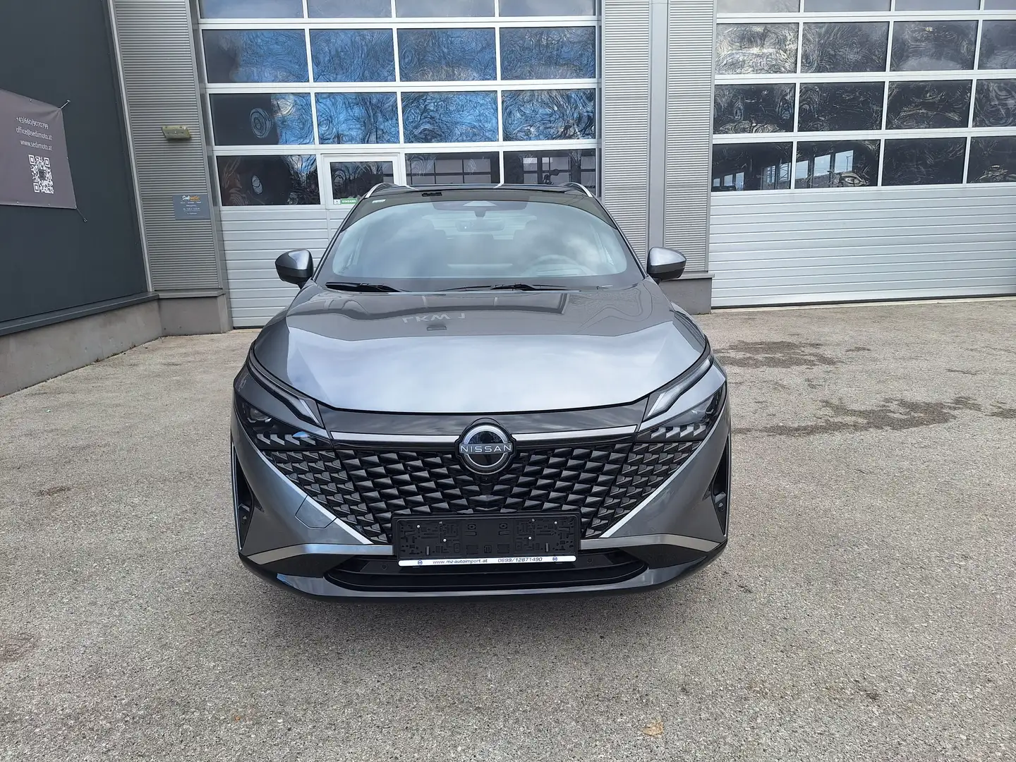 Nissan Qashqai 1,3 DIG-T MHEV Tekna+ Xtronic Neuwagen Grau - 2