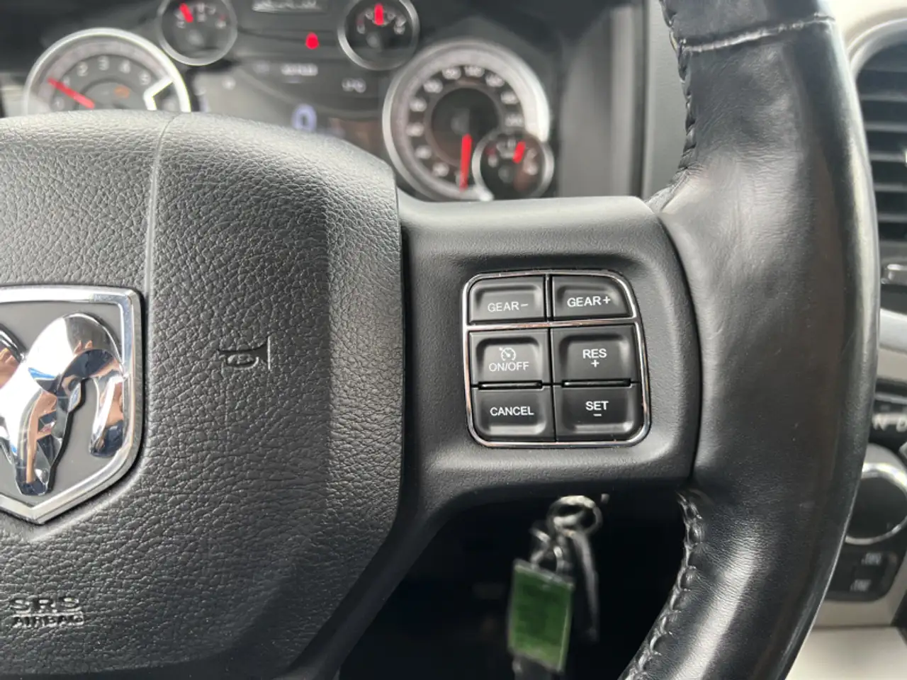 RAM 1500 снимка RAM 1500