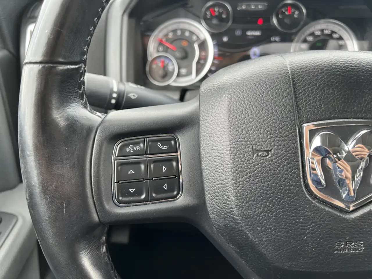 RAM 1500 снимка RAM 1500