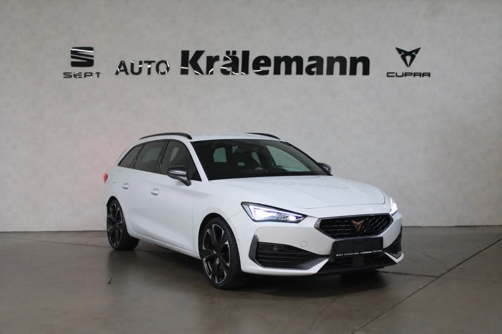 CUPRA Leon Sportstourer 1,4 DSG e-HYBRID*Navi*LED*AHK* Blanc - 1