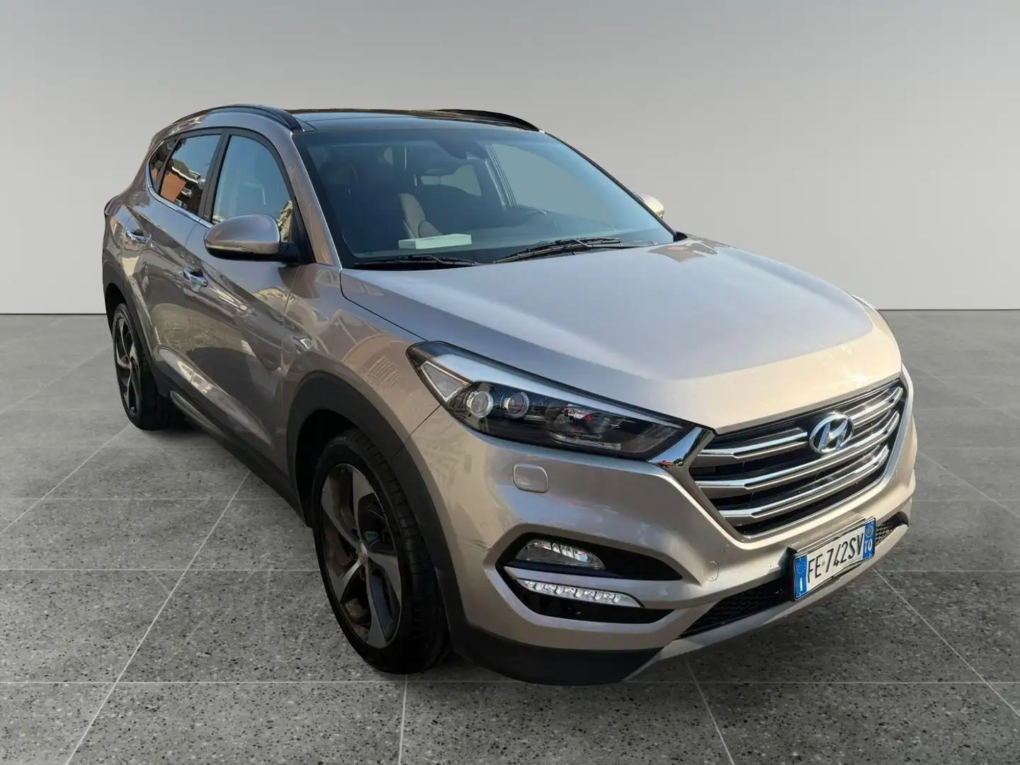 Hyundai TUCSON 2.0 CRDi 4WD XPossible Bronze - 2
