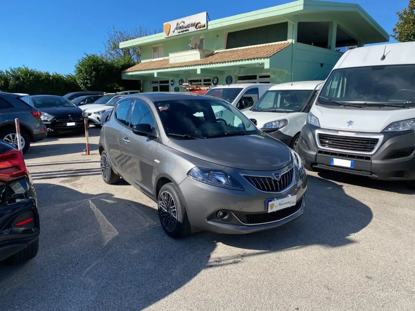 Lancia Ypsilon 1.0 FireFly 5 porte S&S Hybrid Gold Gris - 1