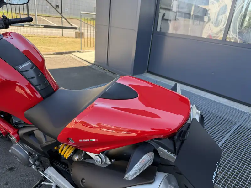 Ducati Monster 937 - foto 4