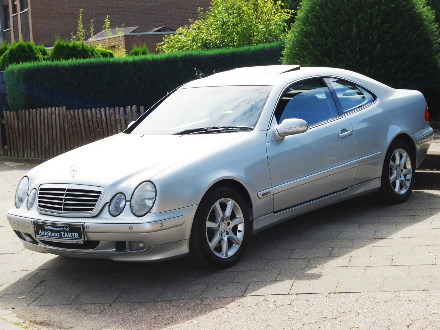 Mercedes-Benz CLK 200 Coupe Elegance *  Klima-Schiebedach * Plateado - 2