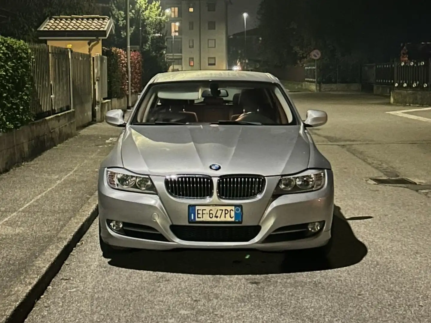 BMW 316 316d Touring 2.0 116cv Gris - 1