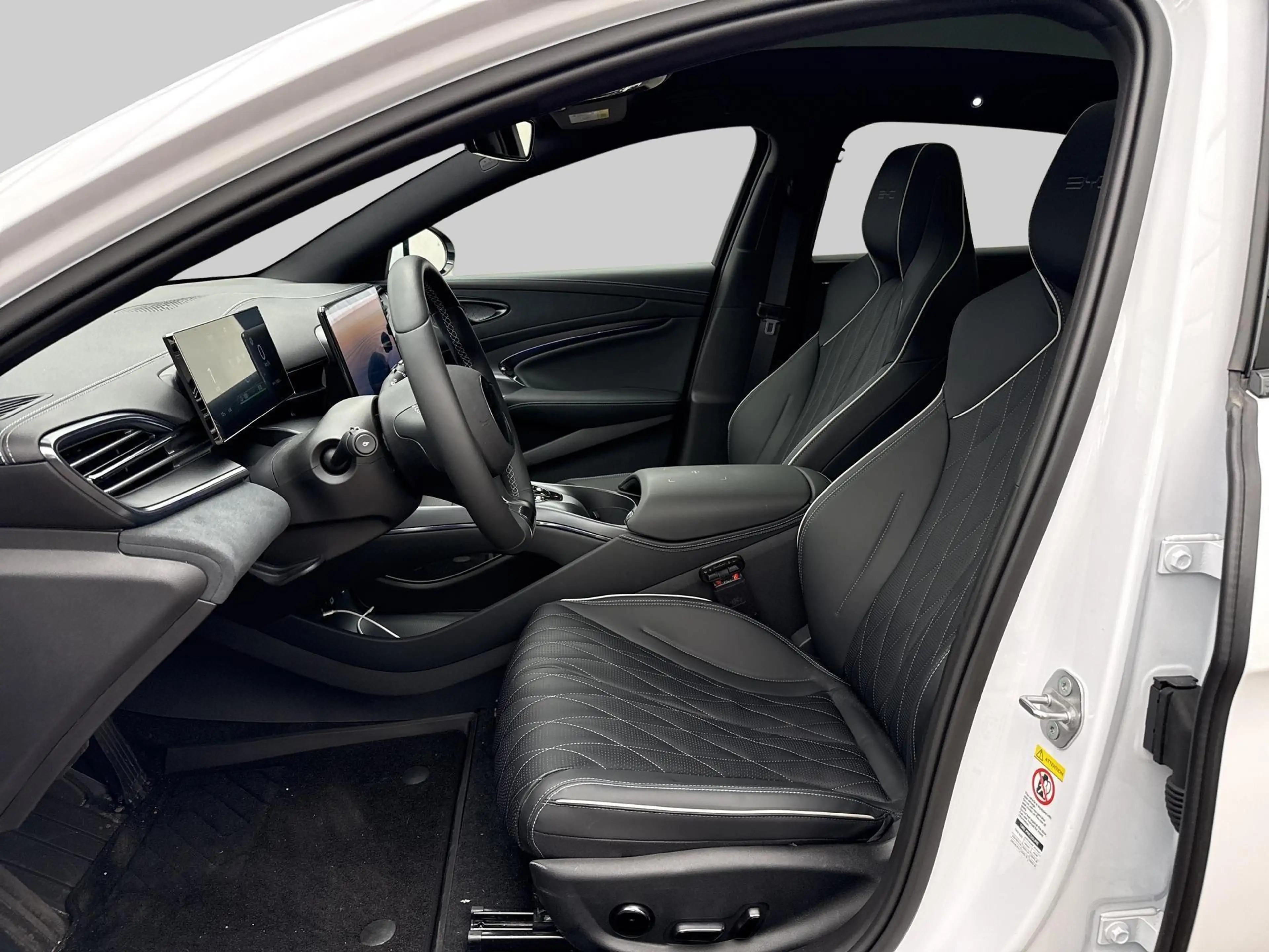 BYD Seal Design RWD 82.5 kWh | Android Auto | Apple Carplay — photo 12