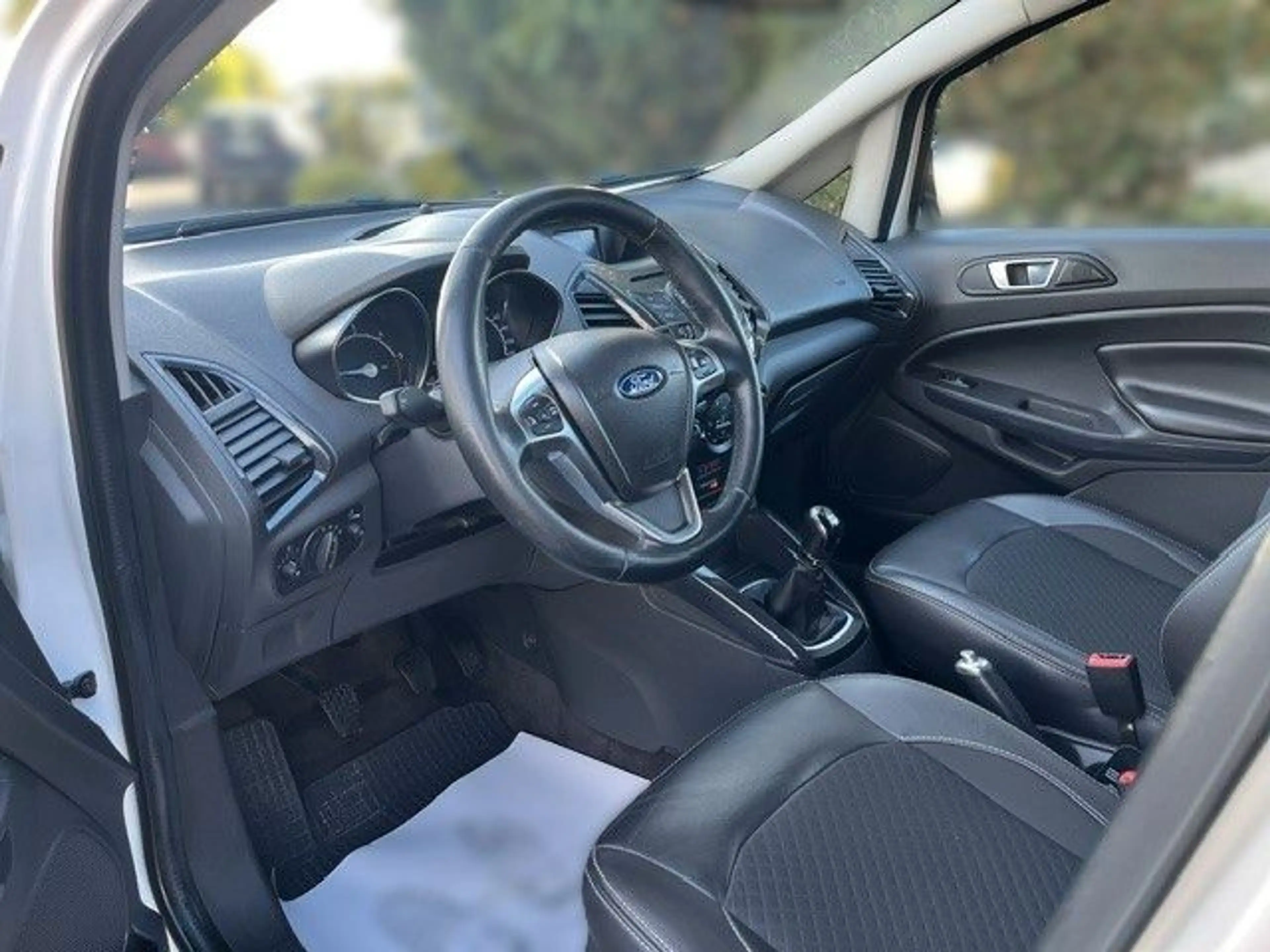 Ford EcoSport 1.5 TDCi Titanium — photo 7