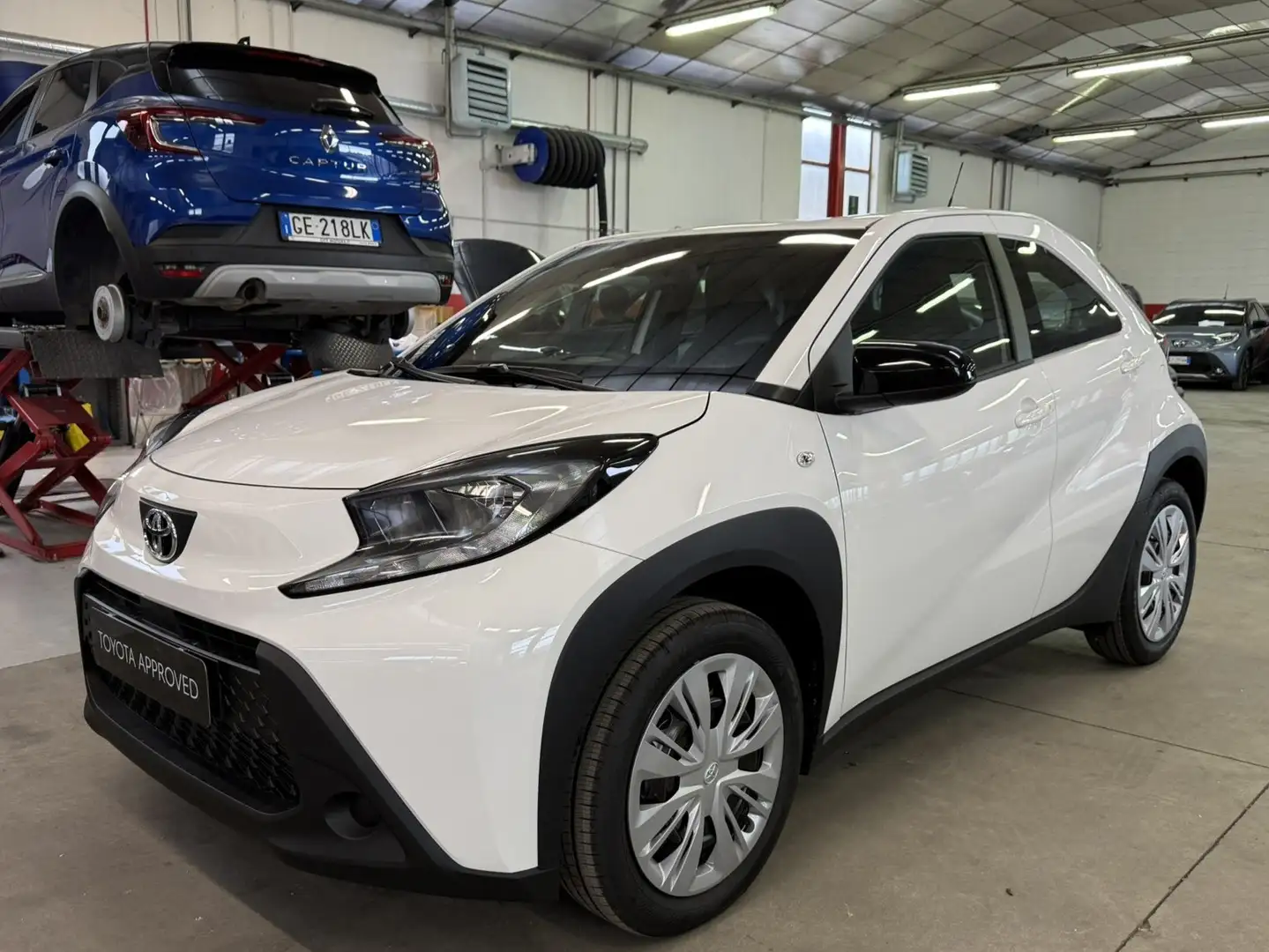 Toyota Aygo X Aygo X X 1.0 Active 72cv s-cvt Blanc - 1