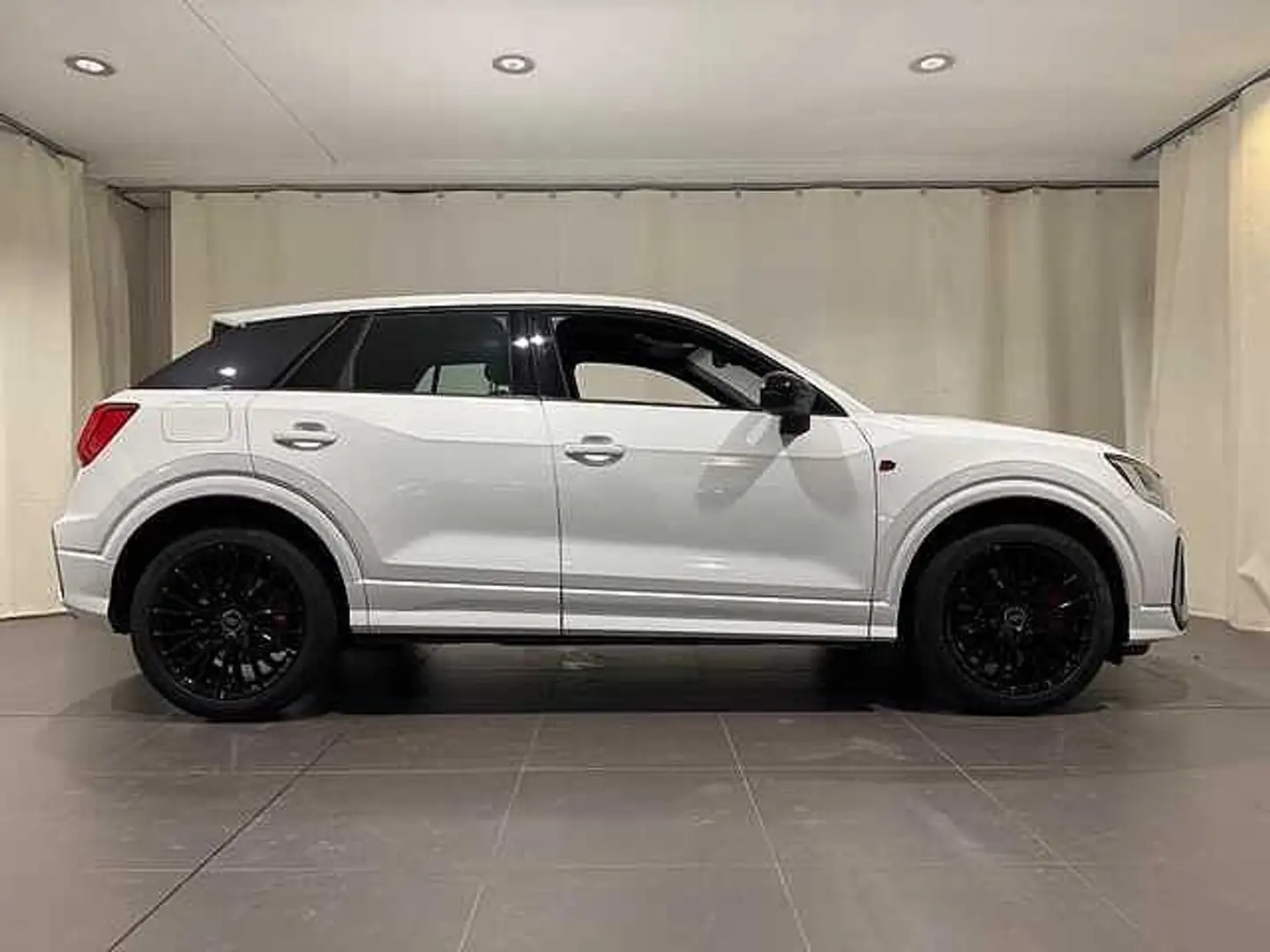 Audi SQ2 S TFSI quattro S tronic Alb - 2