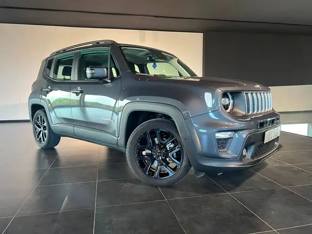 Jeep Renegade view 3
