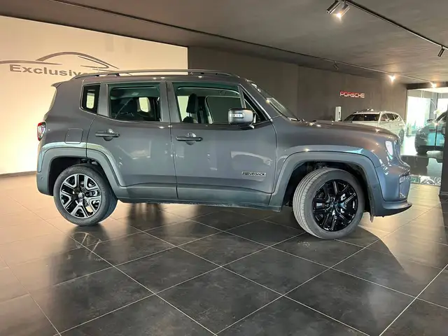 Jeep Renegade view 13