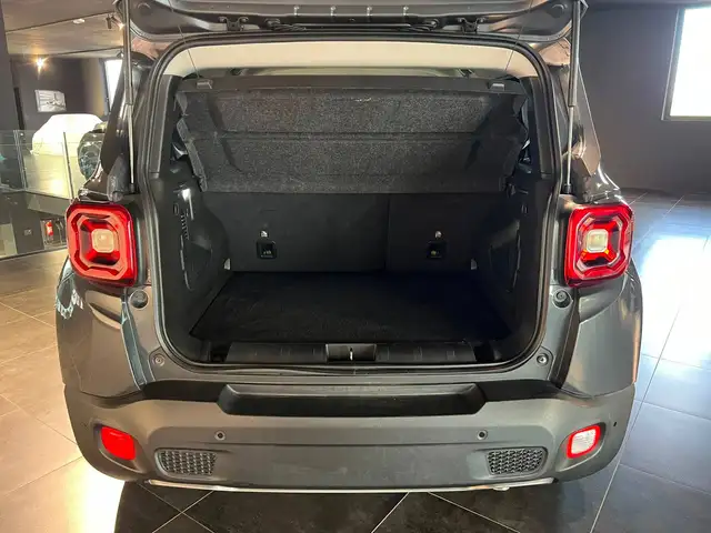 Jeep Renegade view 27