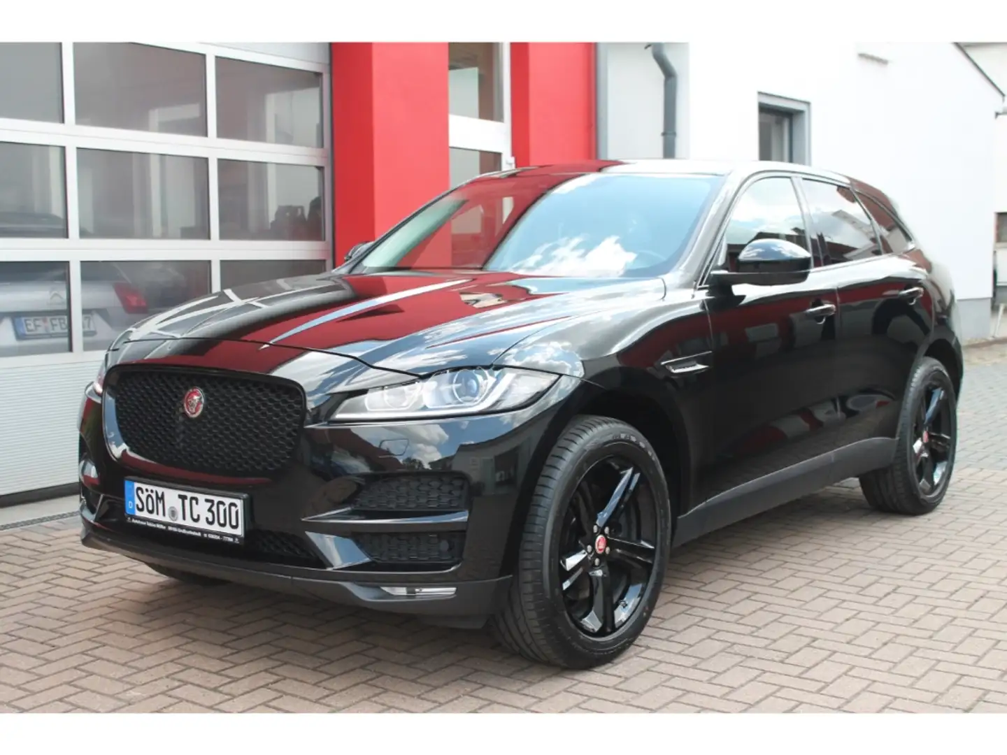 Jaguar F-Pace Prestige 3.0 AWD AHK 20'' Black PDC Meridian Schwarz - 1