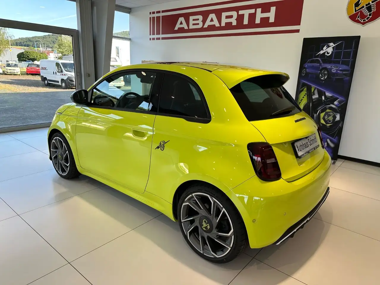 Abarth 500e 2023 — фото 6