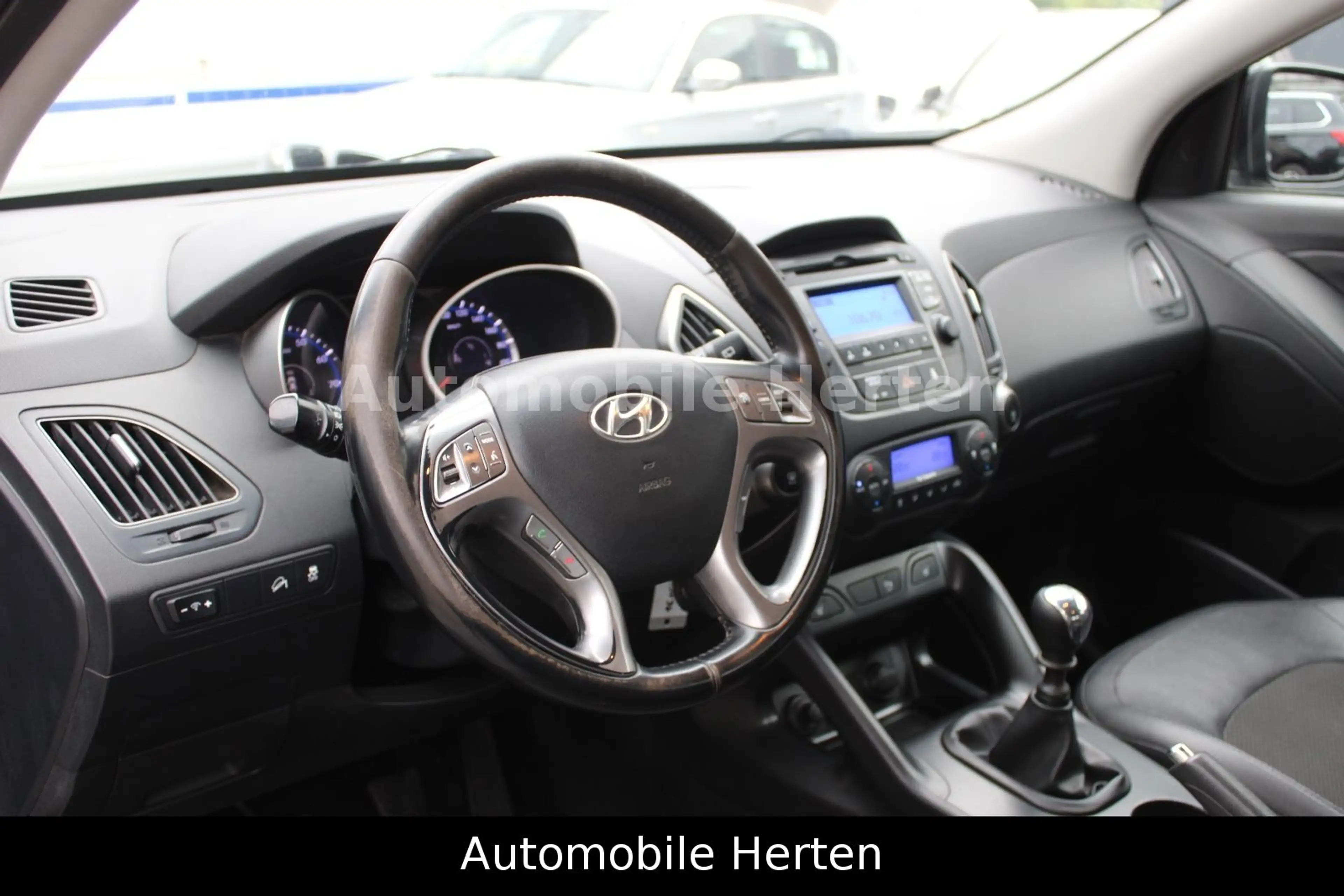 Hyundai iX35 2.0 GDI Trend 2WD*TEILLEDER*MFL*PDC*TOP! — photo 14