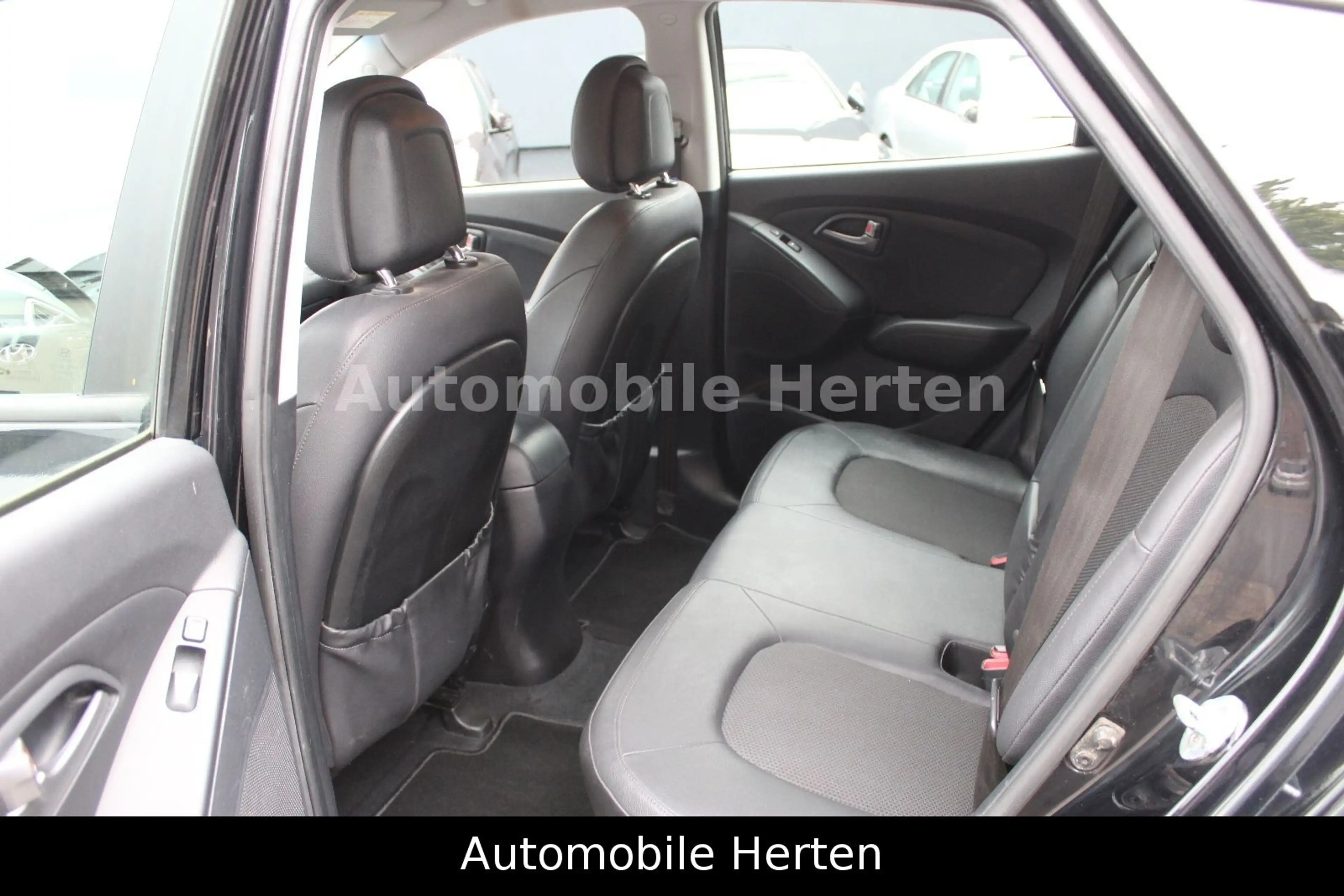 Hyundai iX35 2.0 GDI Trend 2WD*TEILLEDER*MFL*PDC*TOP! — photo 13