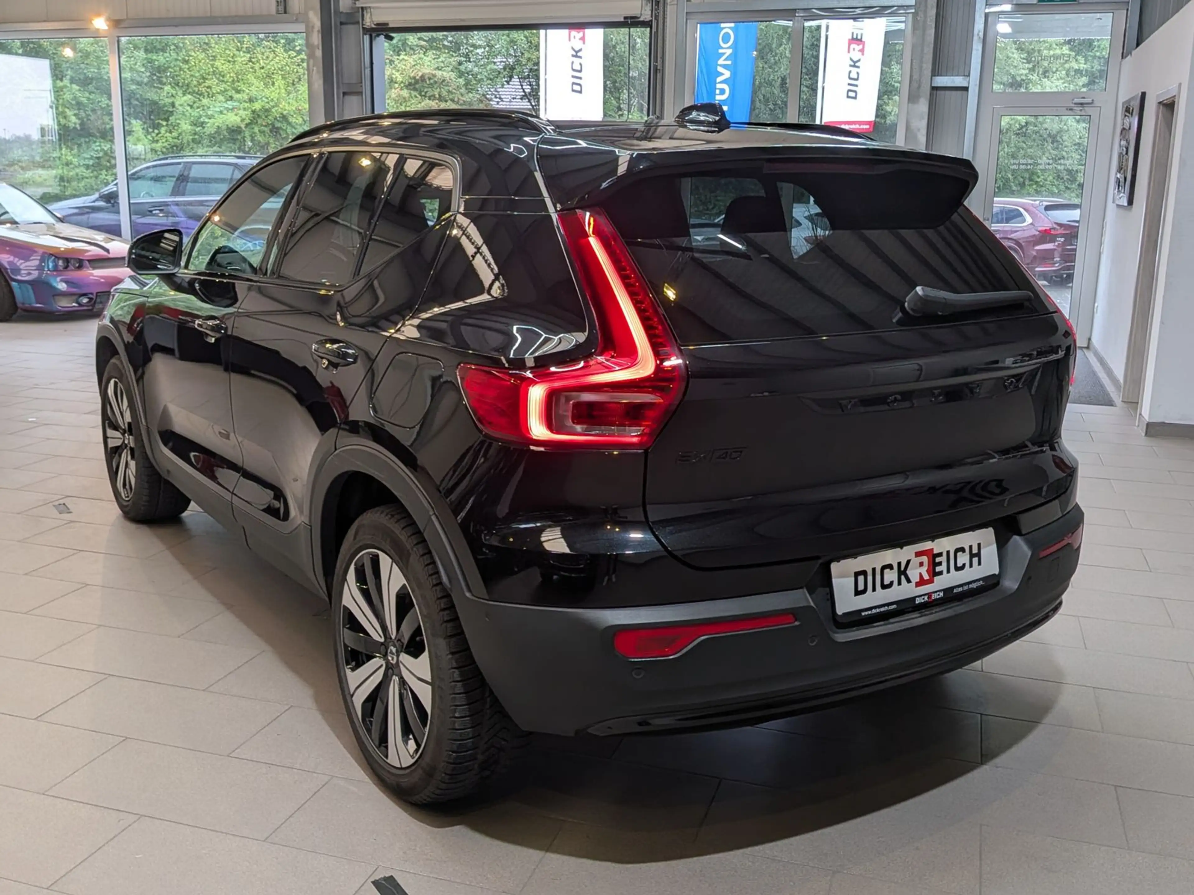 Volvo EX40 Extended Range Plus Black AHK 360° SoH100% — photo 6