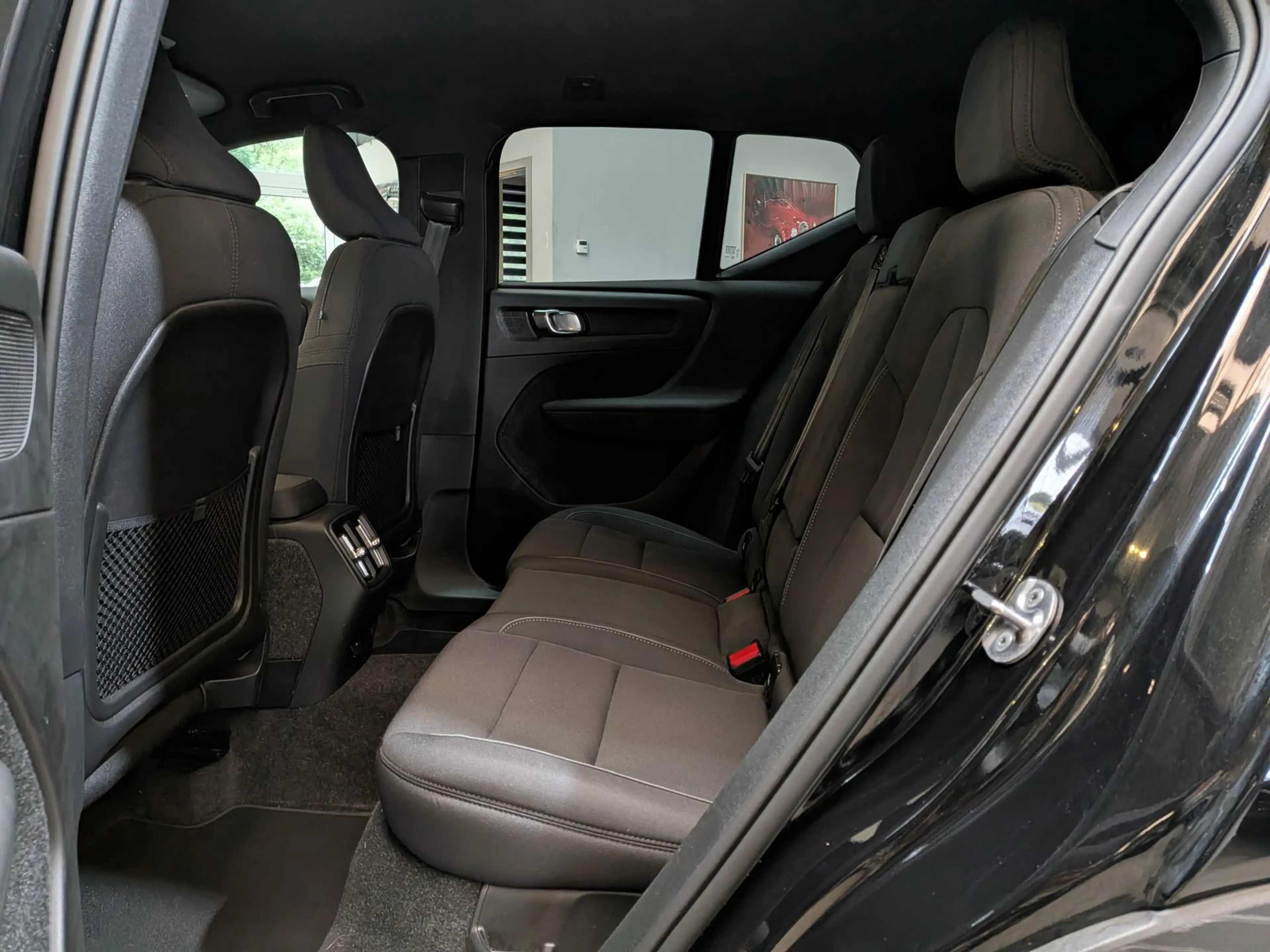 Volvo EX40 Extended Range Plus Black AHK 360° SoH100% — photo 15