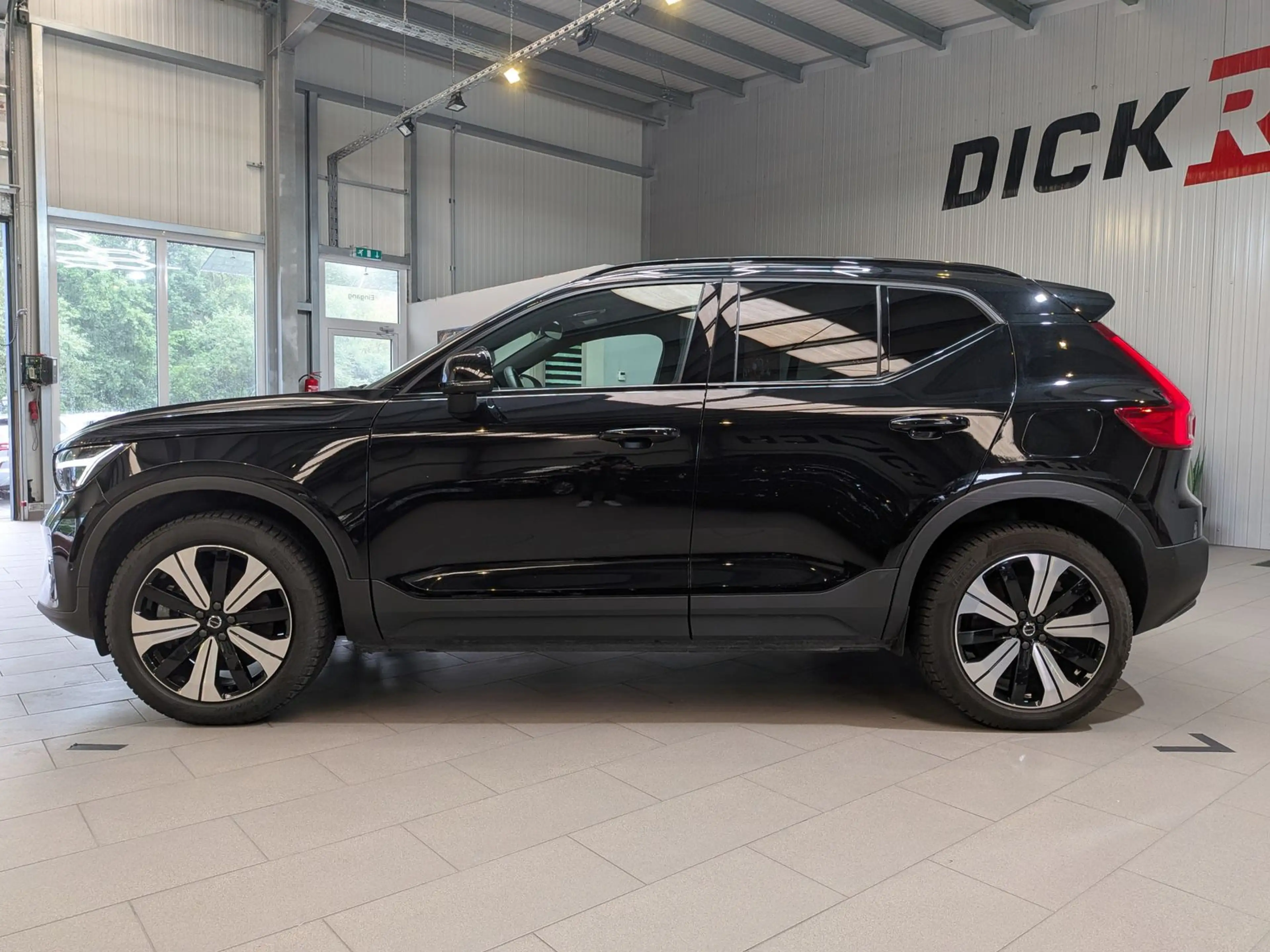 Volvo EX40 Extended Range Plus Black AHK 360° SoH100% — photo 7