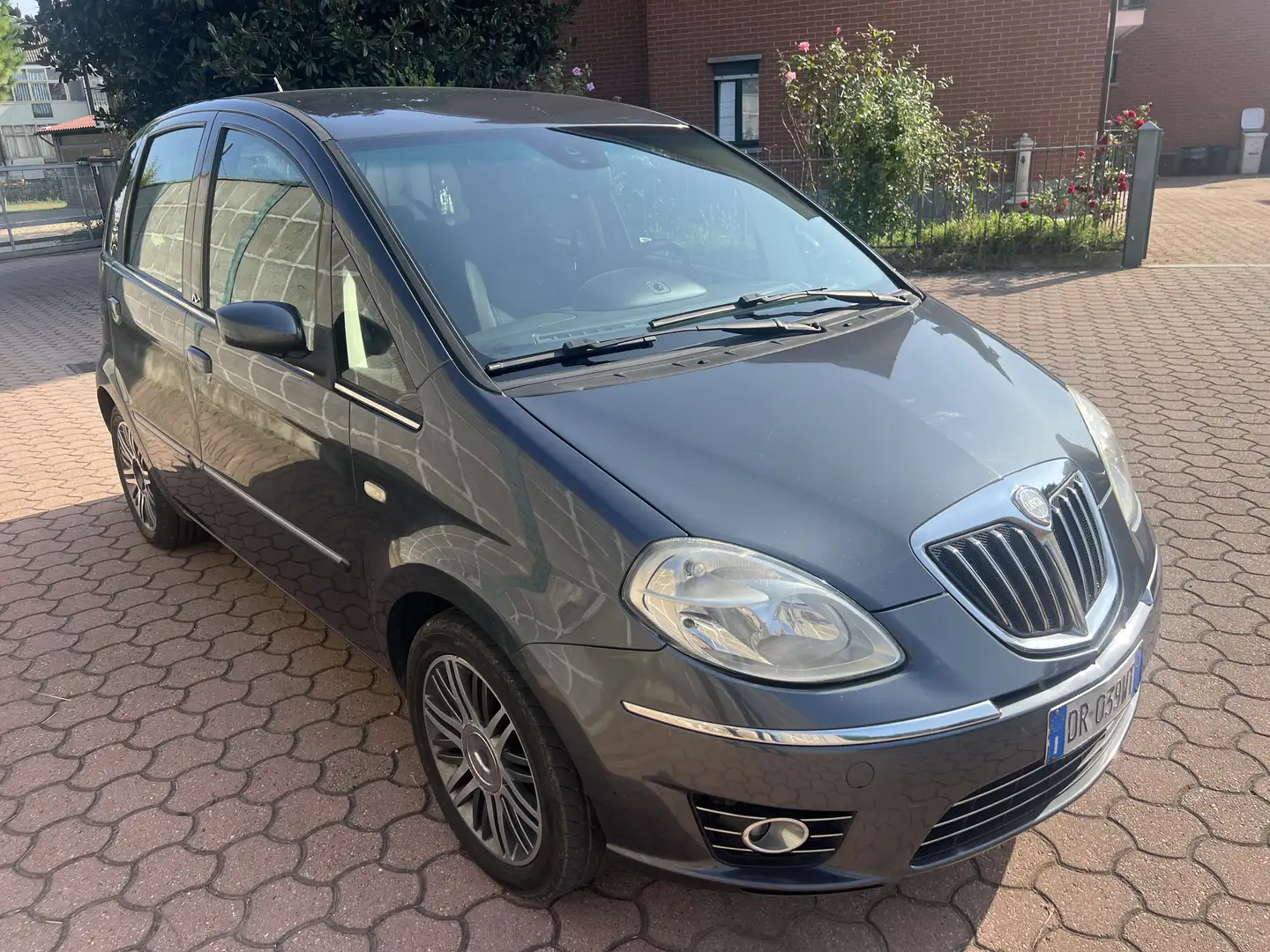 Lancia MUSA 1.3 mjt Platino 90cv Grau - 2