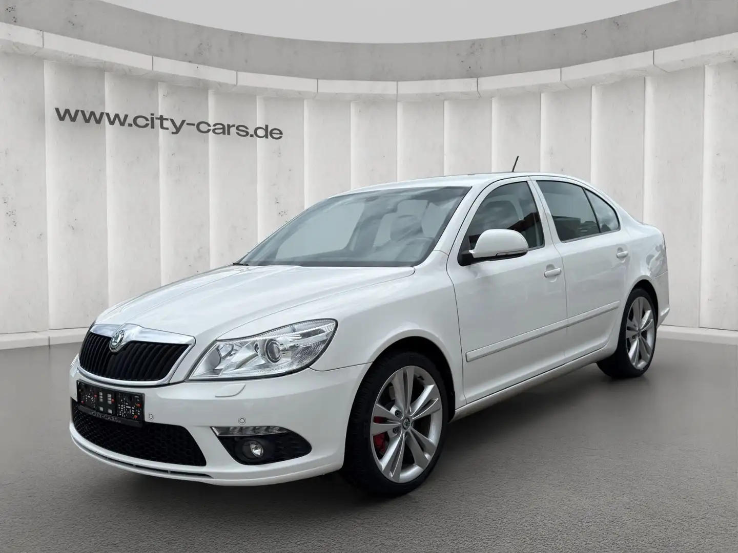 Skoda Octavia Lim. RS*DSG*Alcantara*Xenon*Navi* Blanc - 1