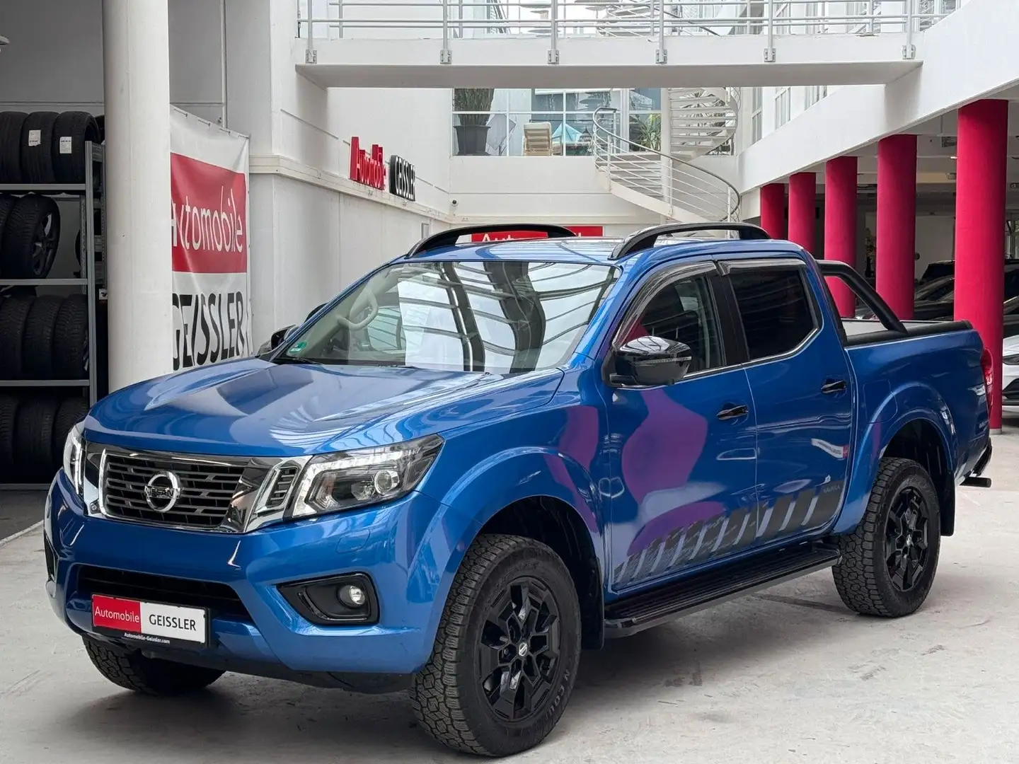 Nissan Navara NP300 N-Guard DoCa 4x4 AHK+360°+LED+DAB Blau - 1