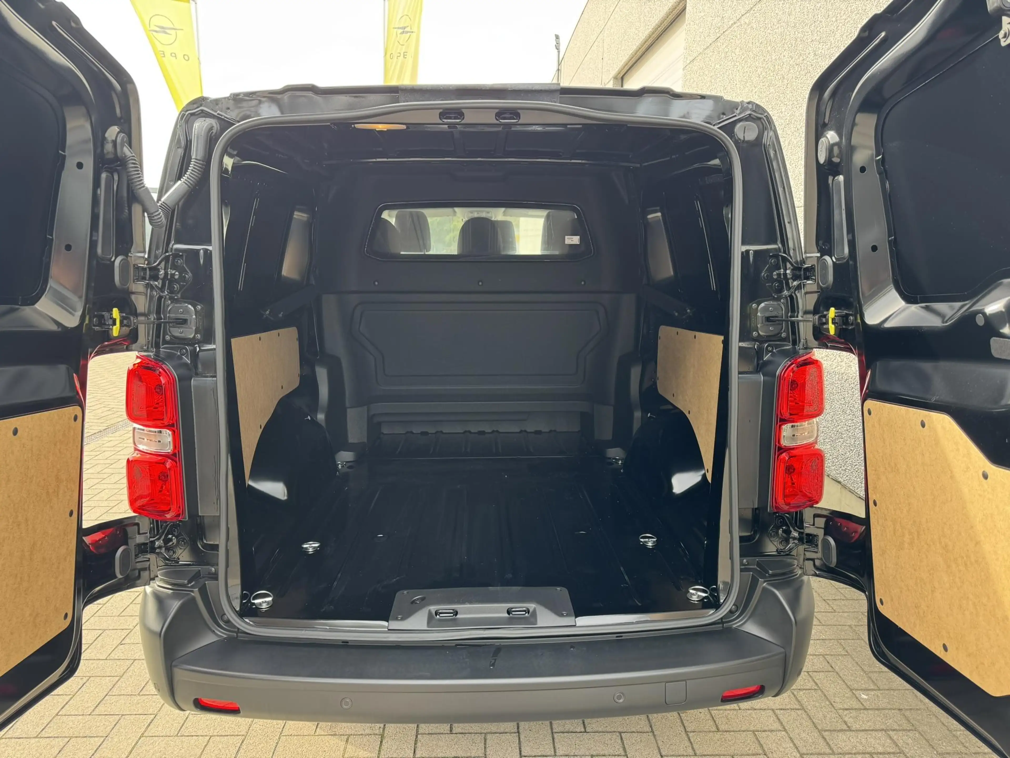 Opel Vivaro 2.2TD 150PK AUT. DUB CAB 6 ZIT CAMERA/CARPLAY/PARK — photo 6