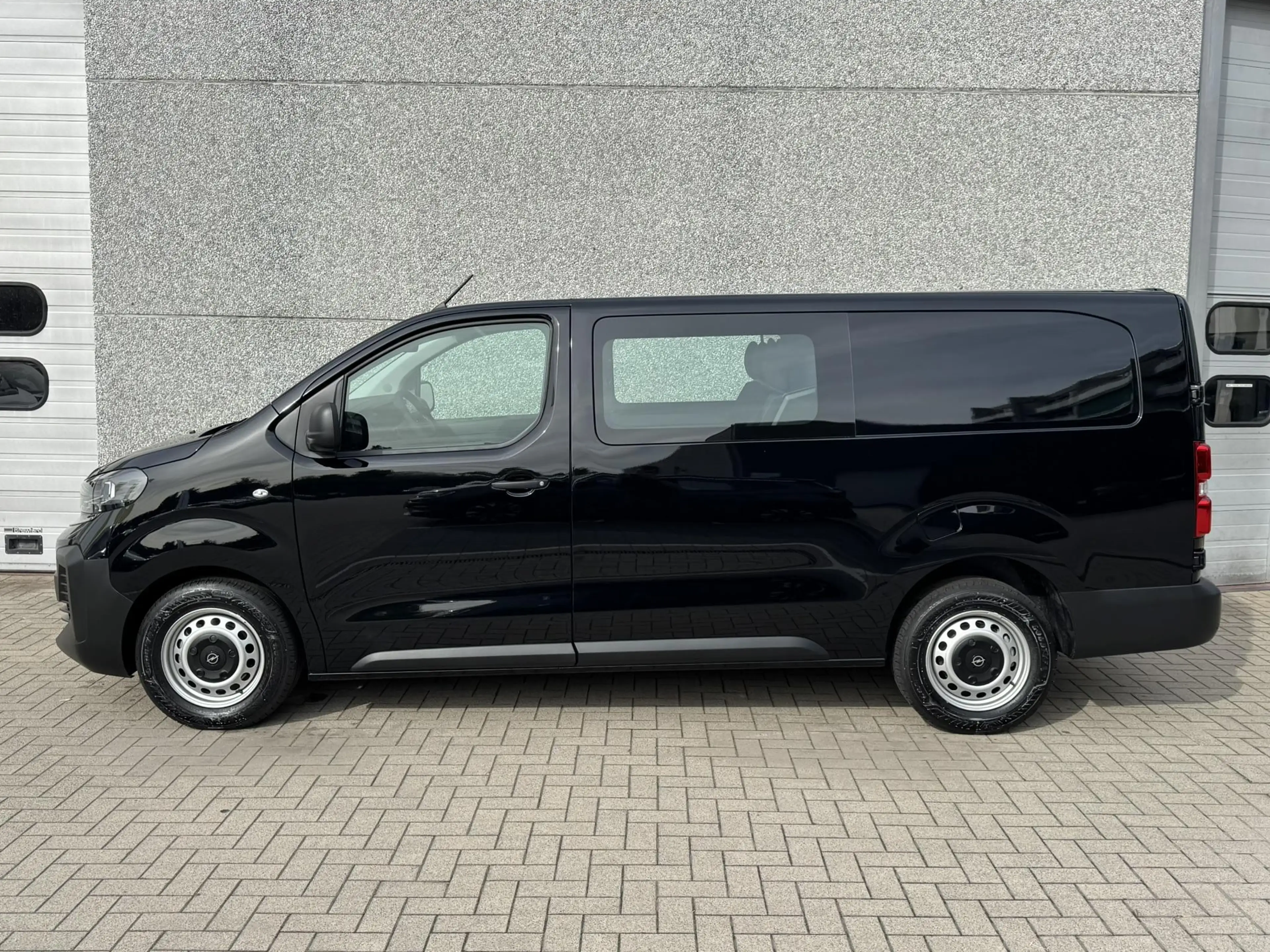 Opel Vivaro 2.2TD 150PK AUT. DUB CAB 6 ZIT CAMERA/CARPLAY/PARK — photo 3