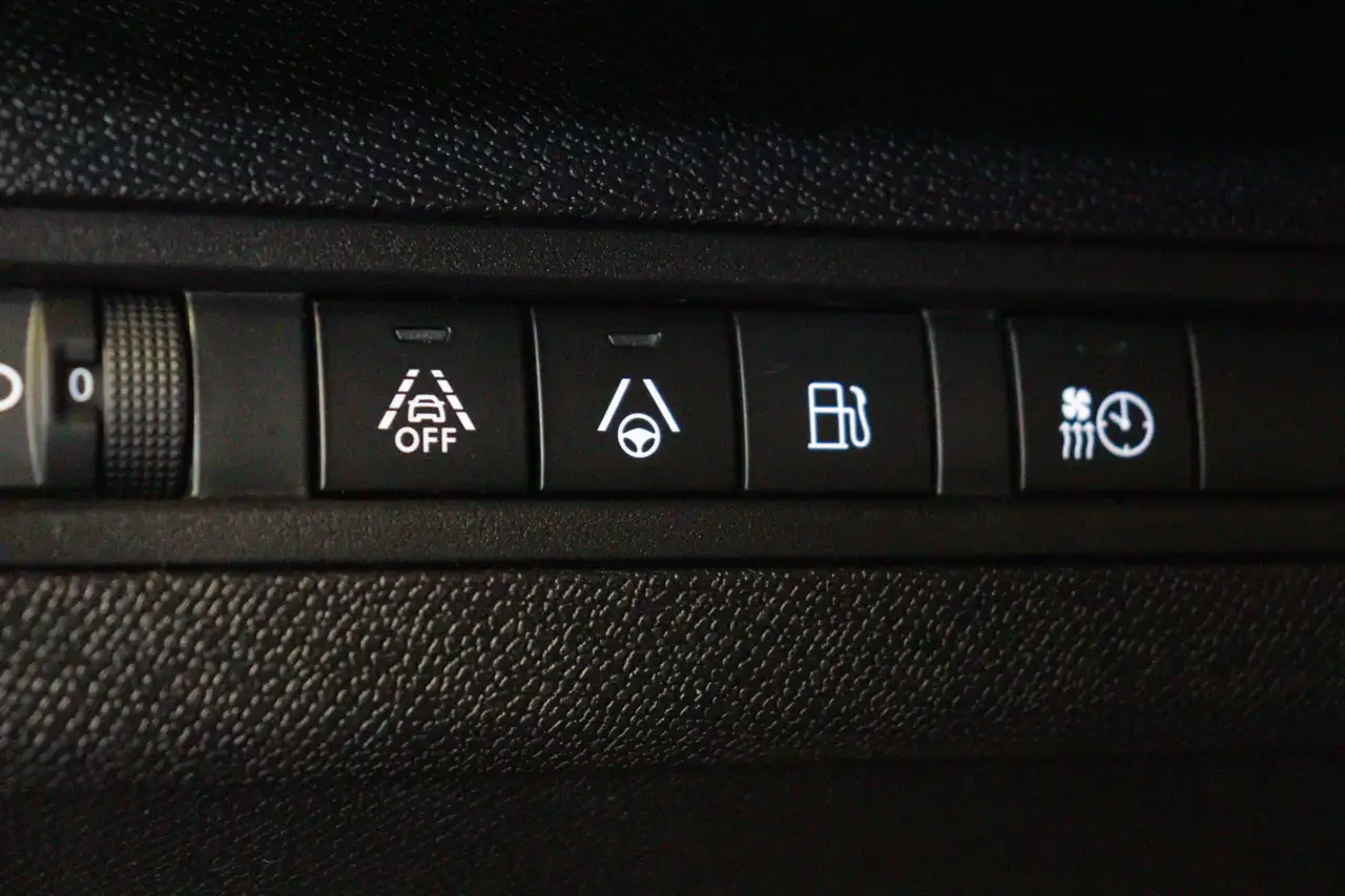Peugeot 3008 1.6 Hybrid 225 Allure | NAVI | CLIMA | CAMERA + PD 11