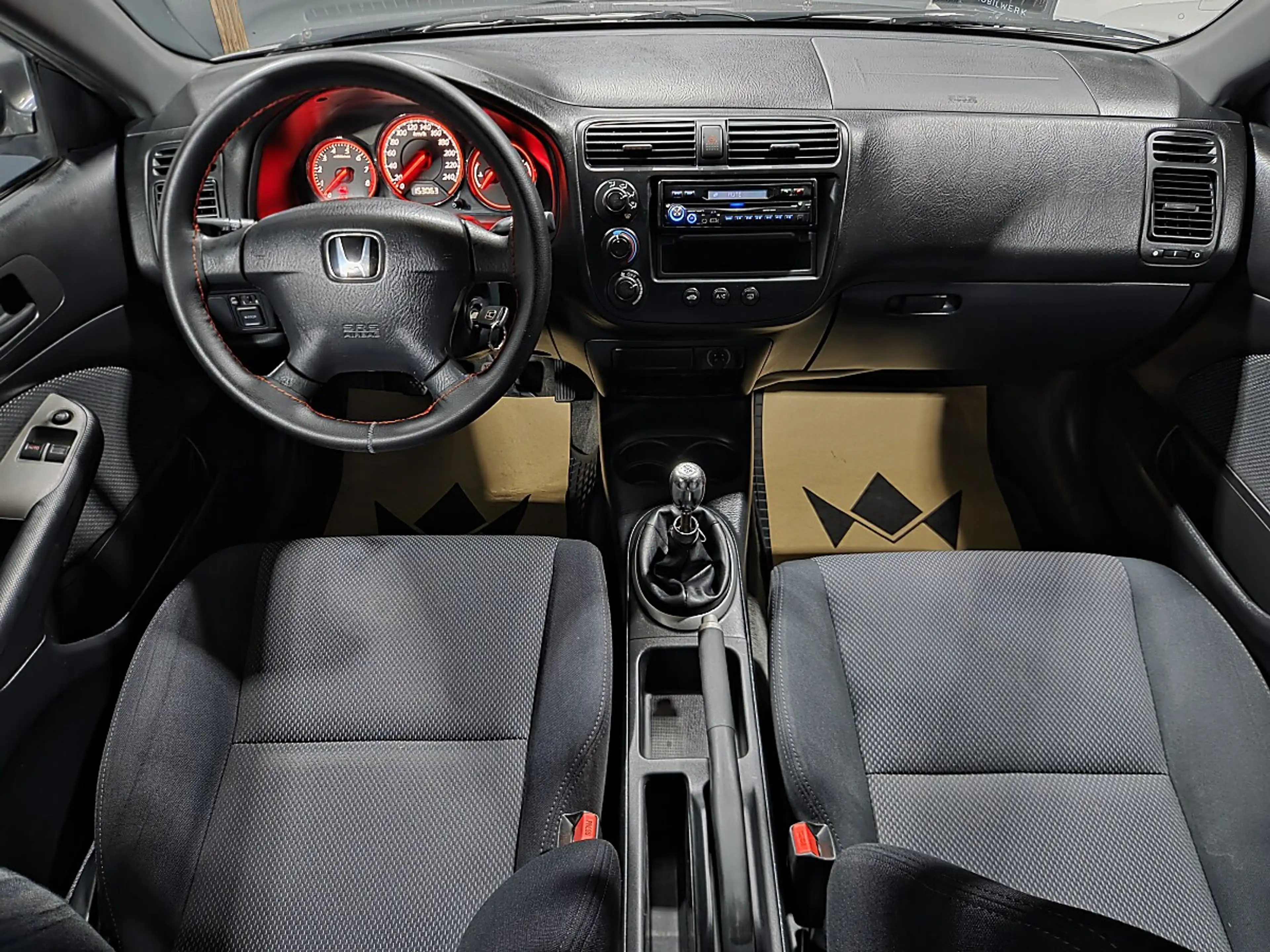Honda Civic — photo 15