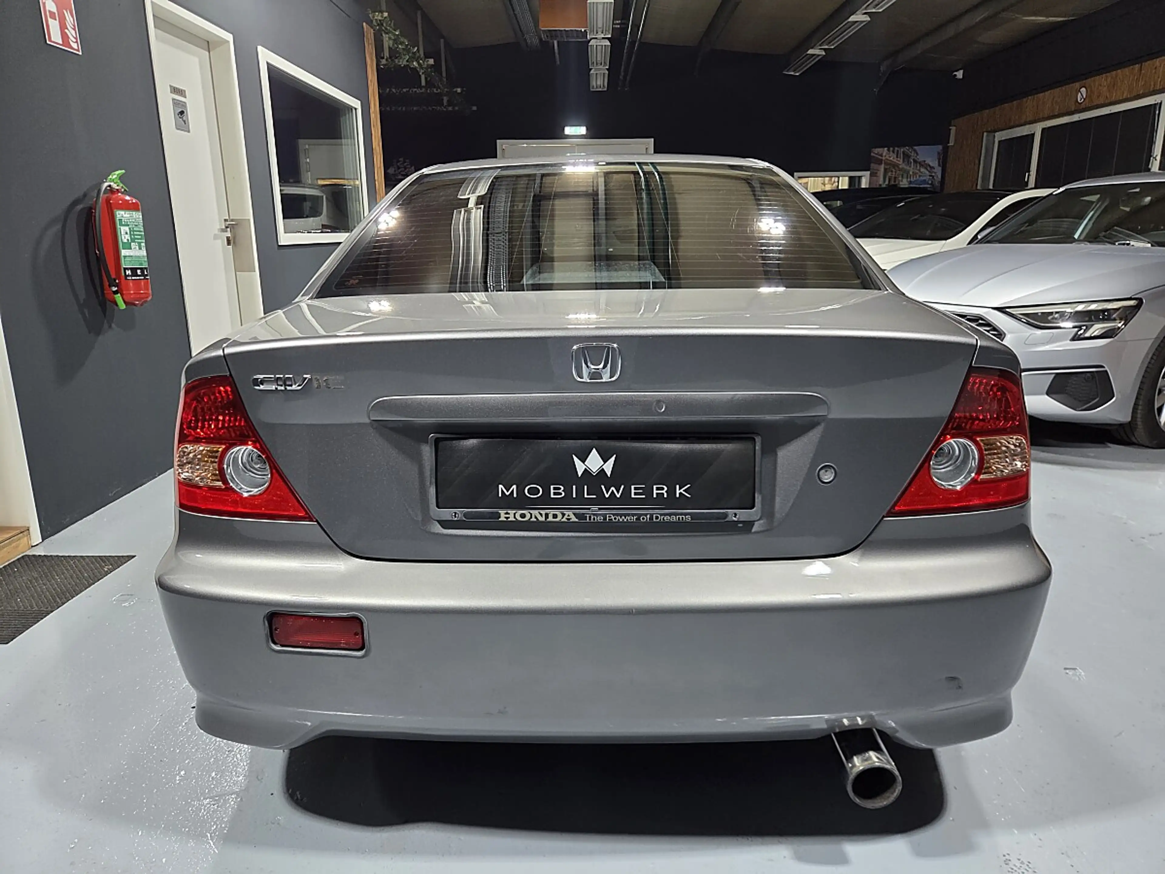 Honda Civic — photo 10