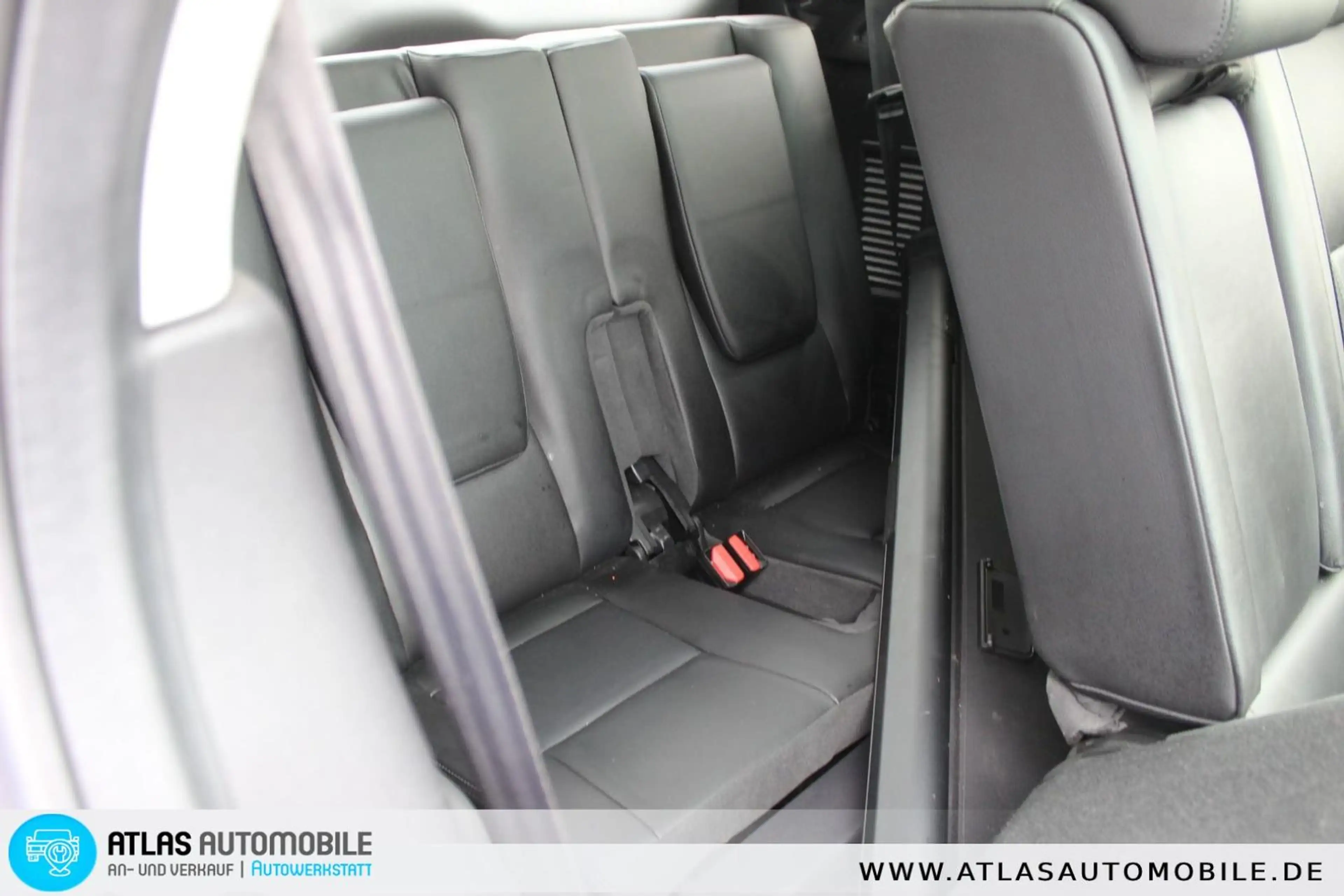 Land Rover Discovery Sport HSE Aut 7.Sitzer=LEDER=XENON=NAV — photo 12