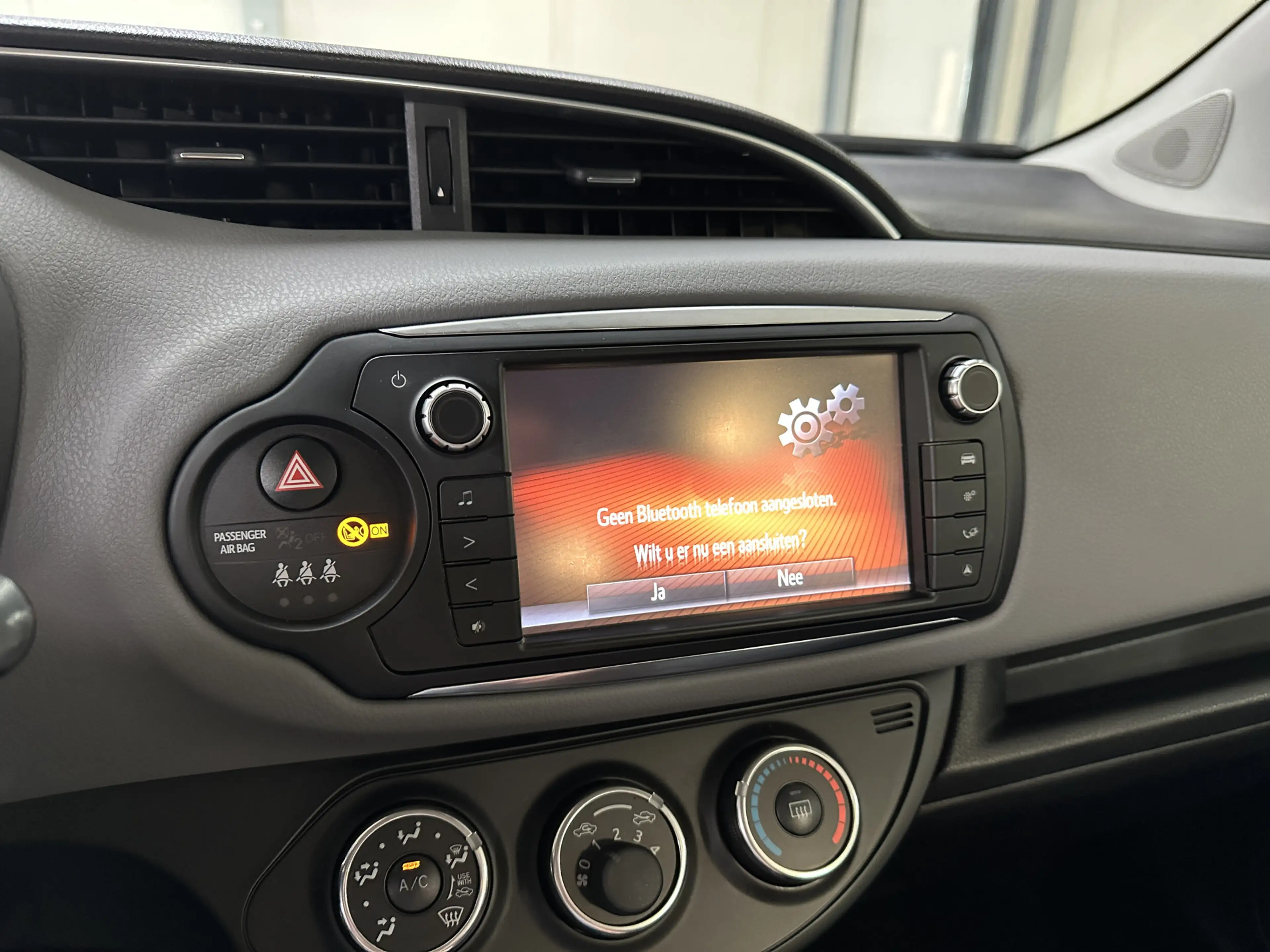 Toyota Yaris 1.3 VVT-i Aspiration | Airco | Camera | Trekhaak | — photo 17