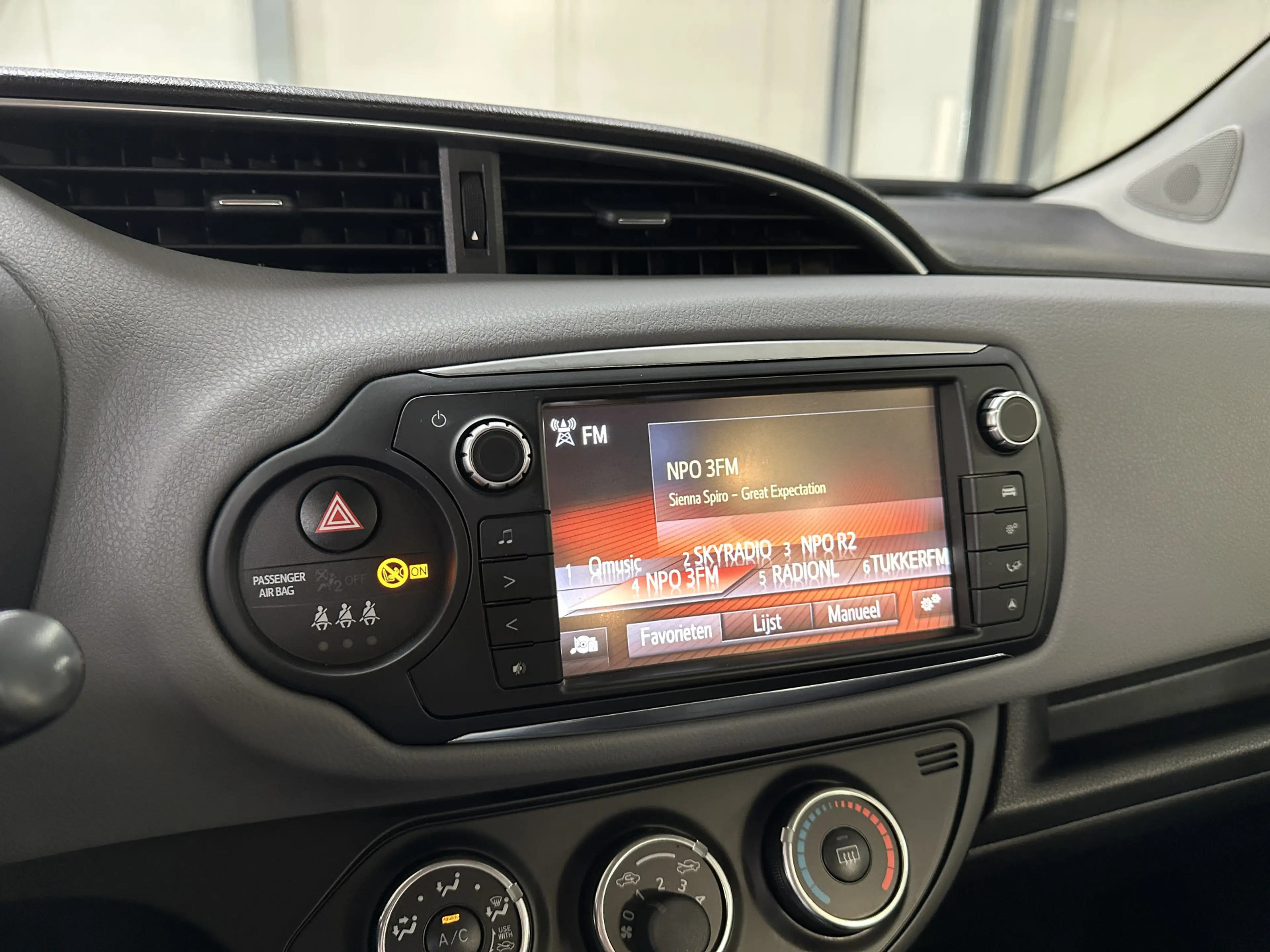 Toyota Yaris 1.3 VVT-i Aspiration | Airco | Camera | Trekhaak | — photo 15